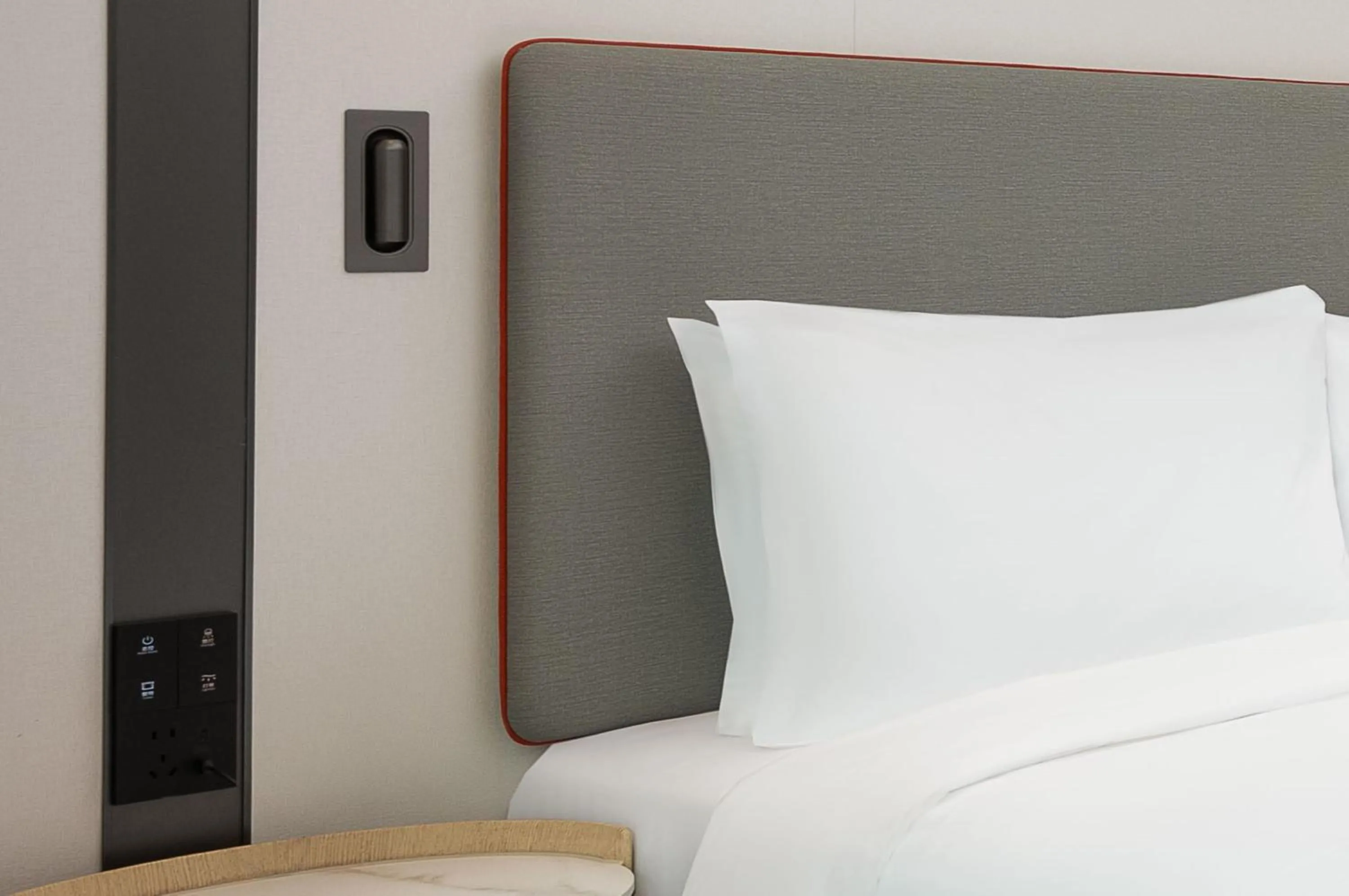 Photo of the whole room, Bed in Holiday Inn Express Shanghai Hongqiao CBD by IHG