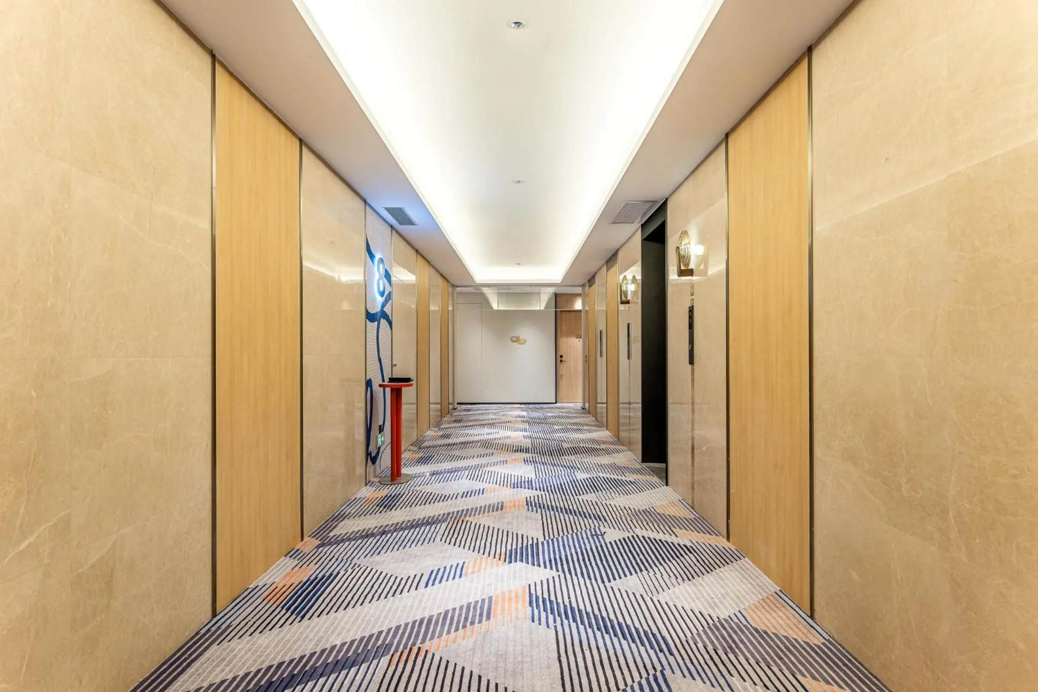 Lobby or reception in Holiday Inn Express Shanghai Hongqiao CBD by IHG