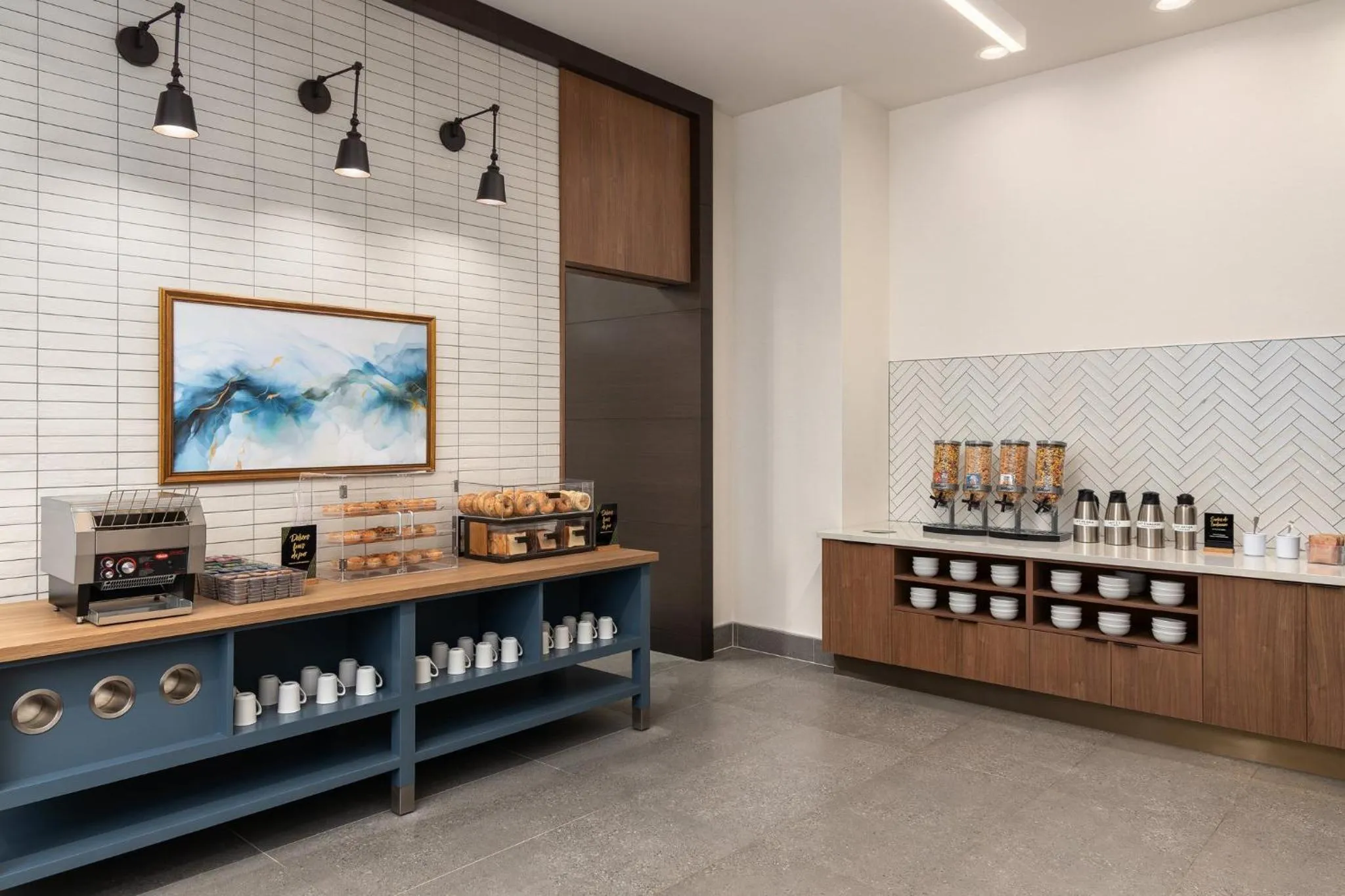 Restaurant/places to eat in Staybridge Suites Montreal Airport - St-Laurent by IHG