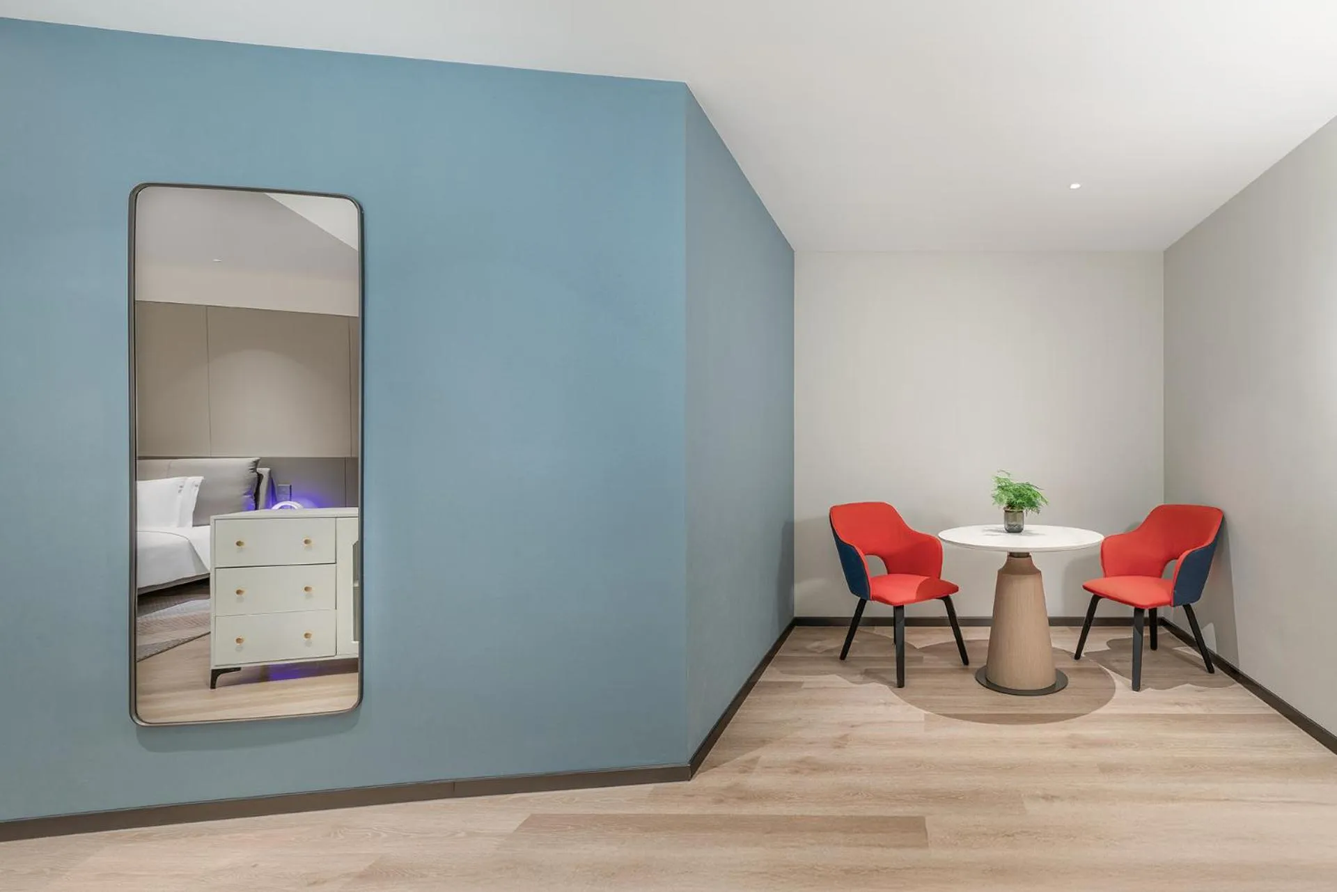 Photo of the whole room in Holiday Inn Express Yangzhou Grand Canal Theatre