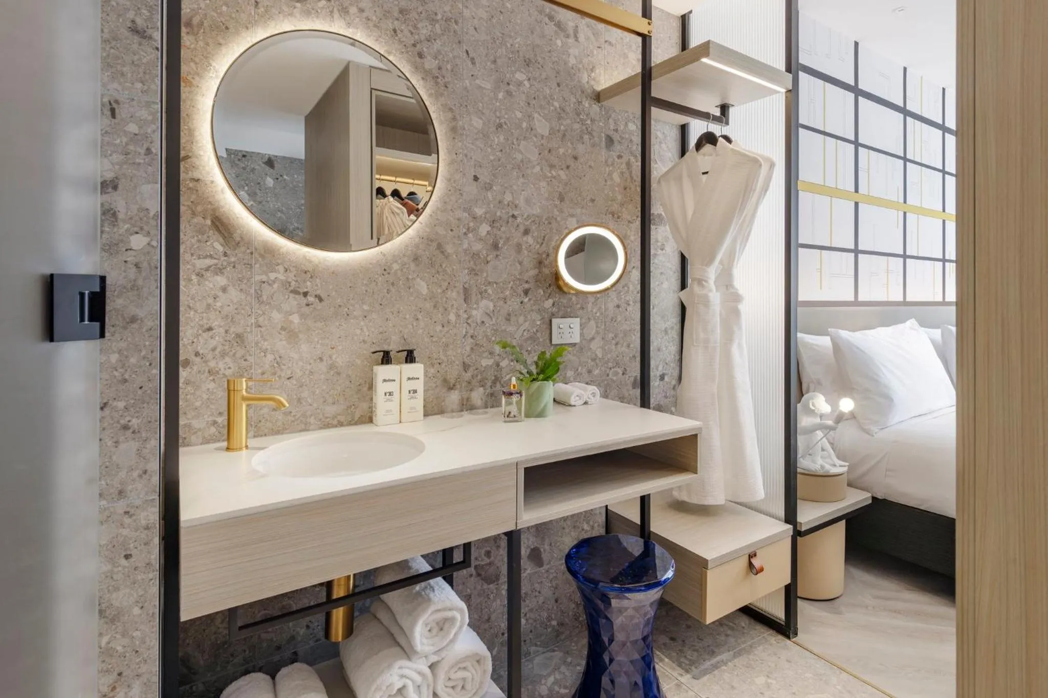 Photo of the whole room, Bed in Hotel Indigo Melbourne Little Collins