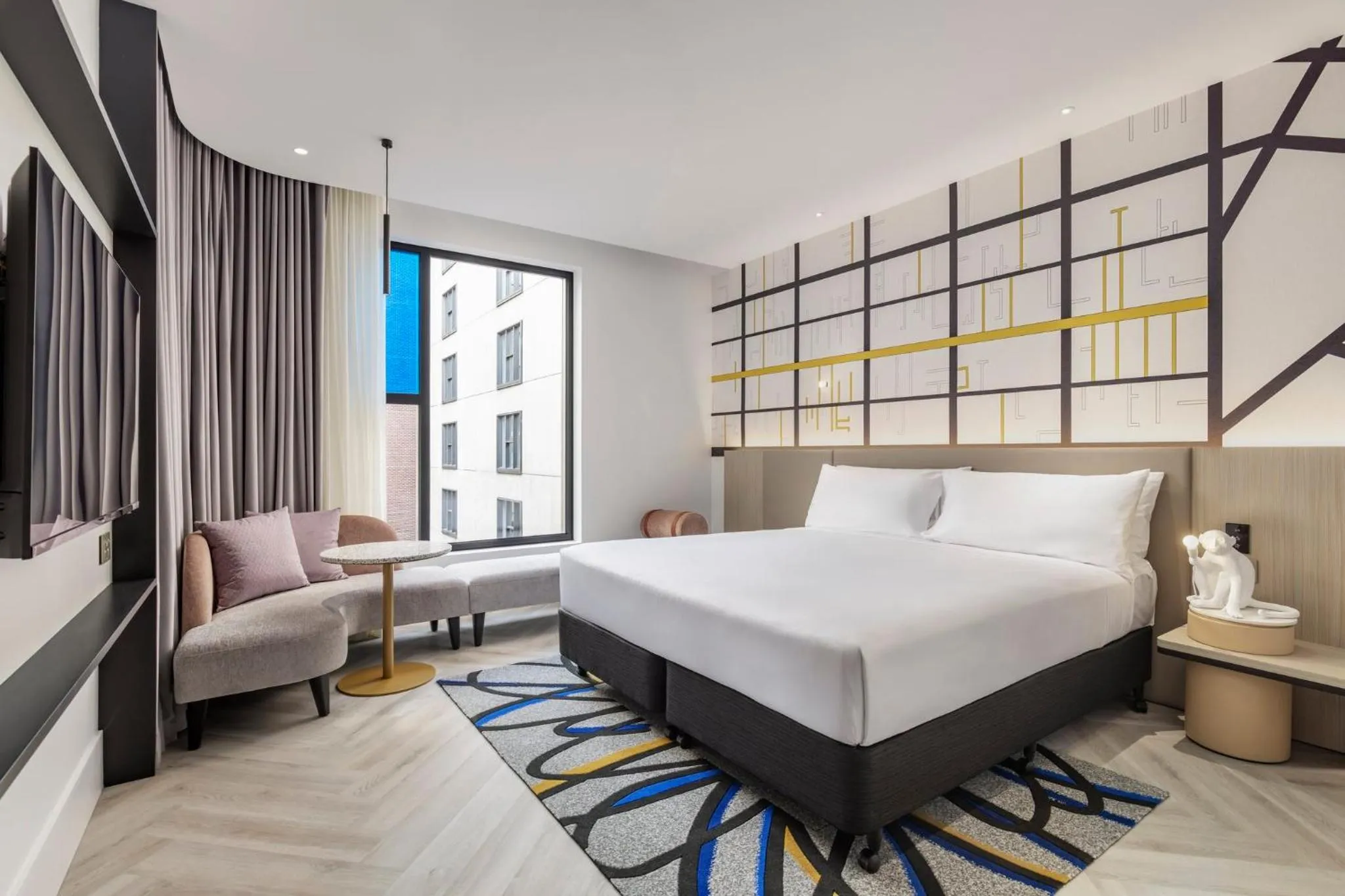 Photo of the whole room, Bed in Hotel Indigo Melbourne Little Collins