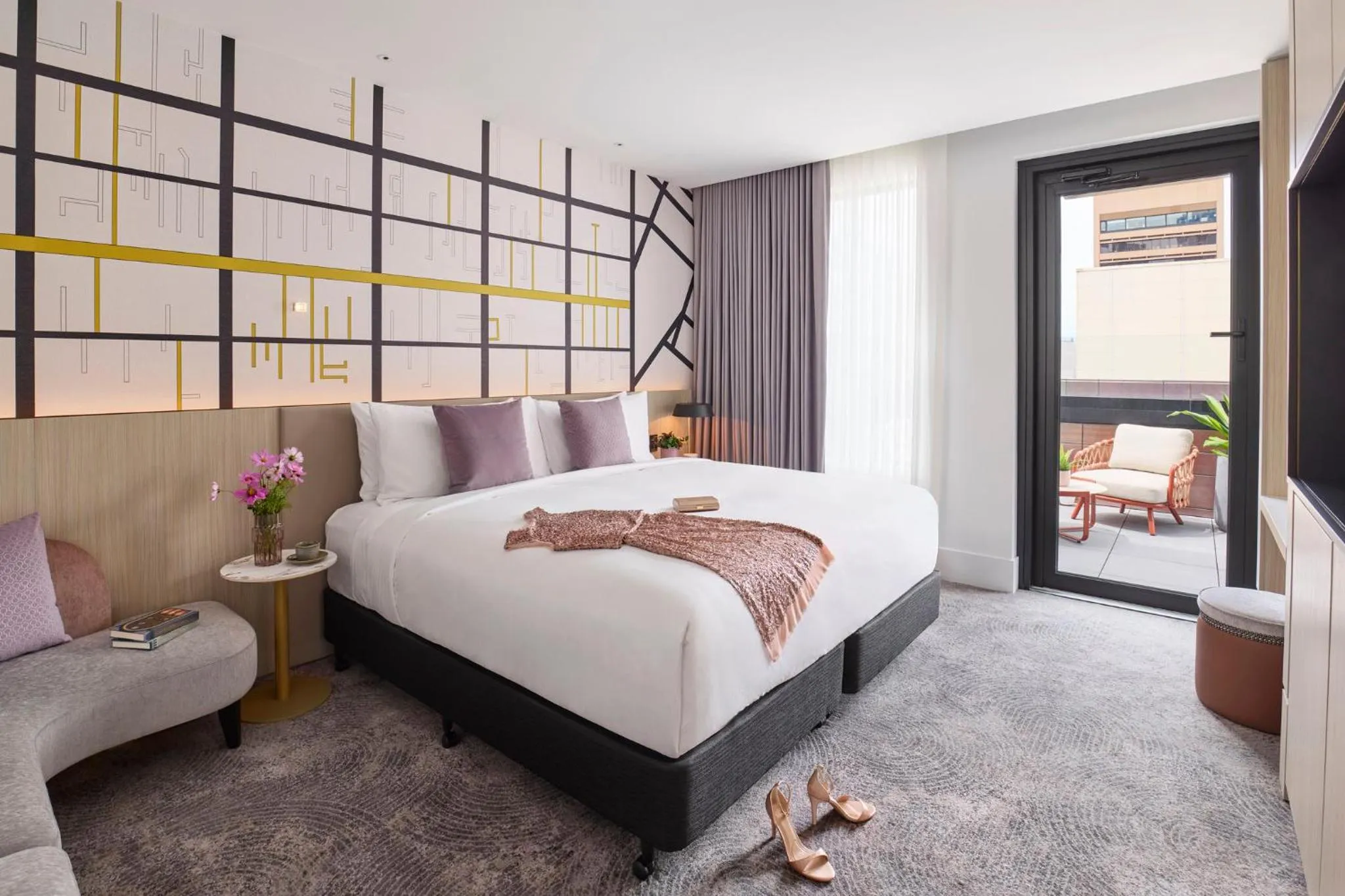 Photo of the whole room, Bed in Hotel Indigo Melbourne Little Collins