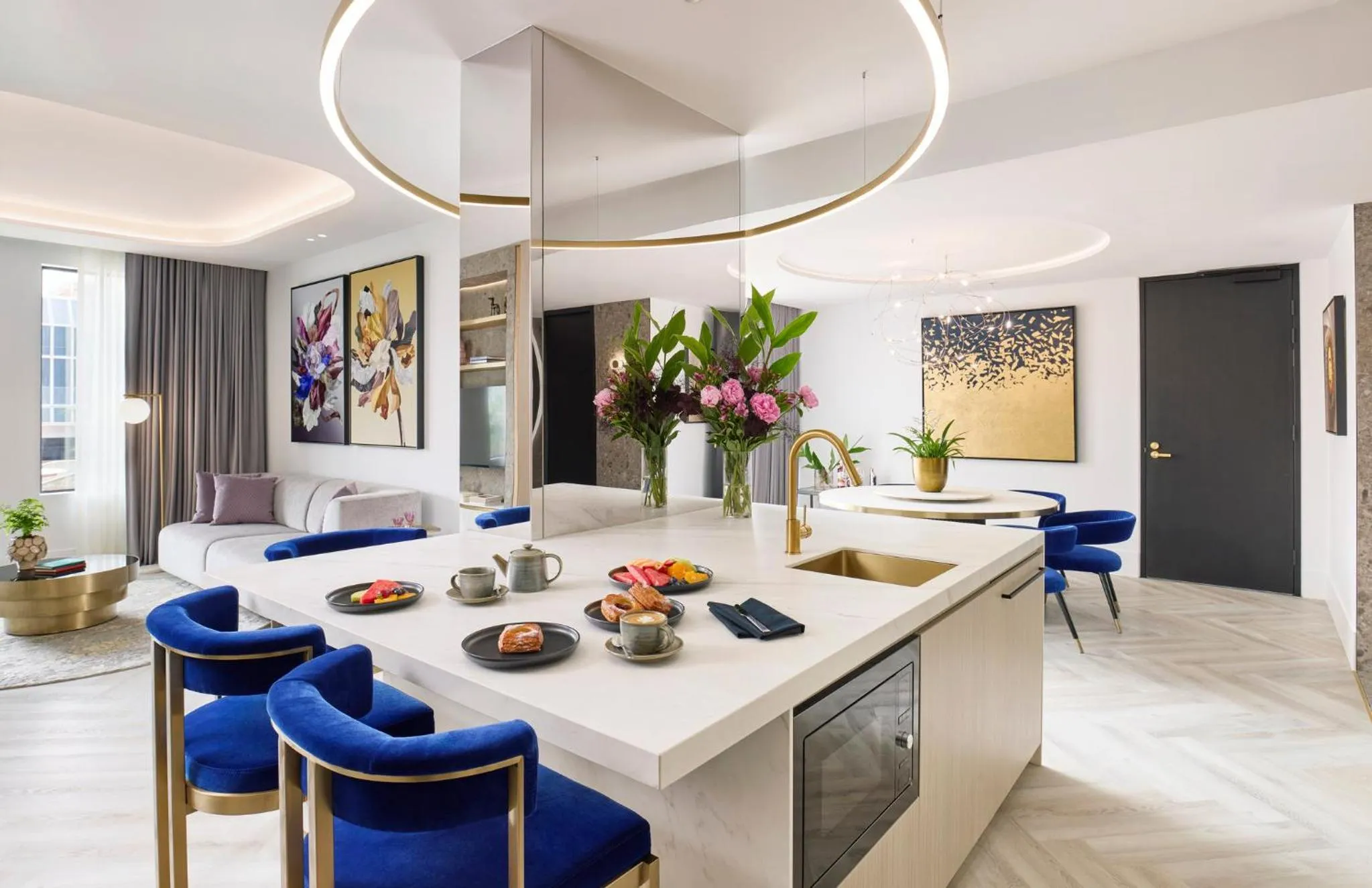 Photo of the whole room in Hotel Indigo Melbourne Little Collins