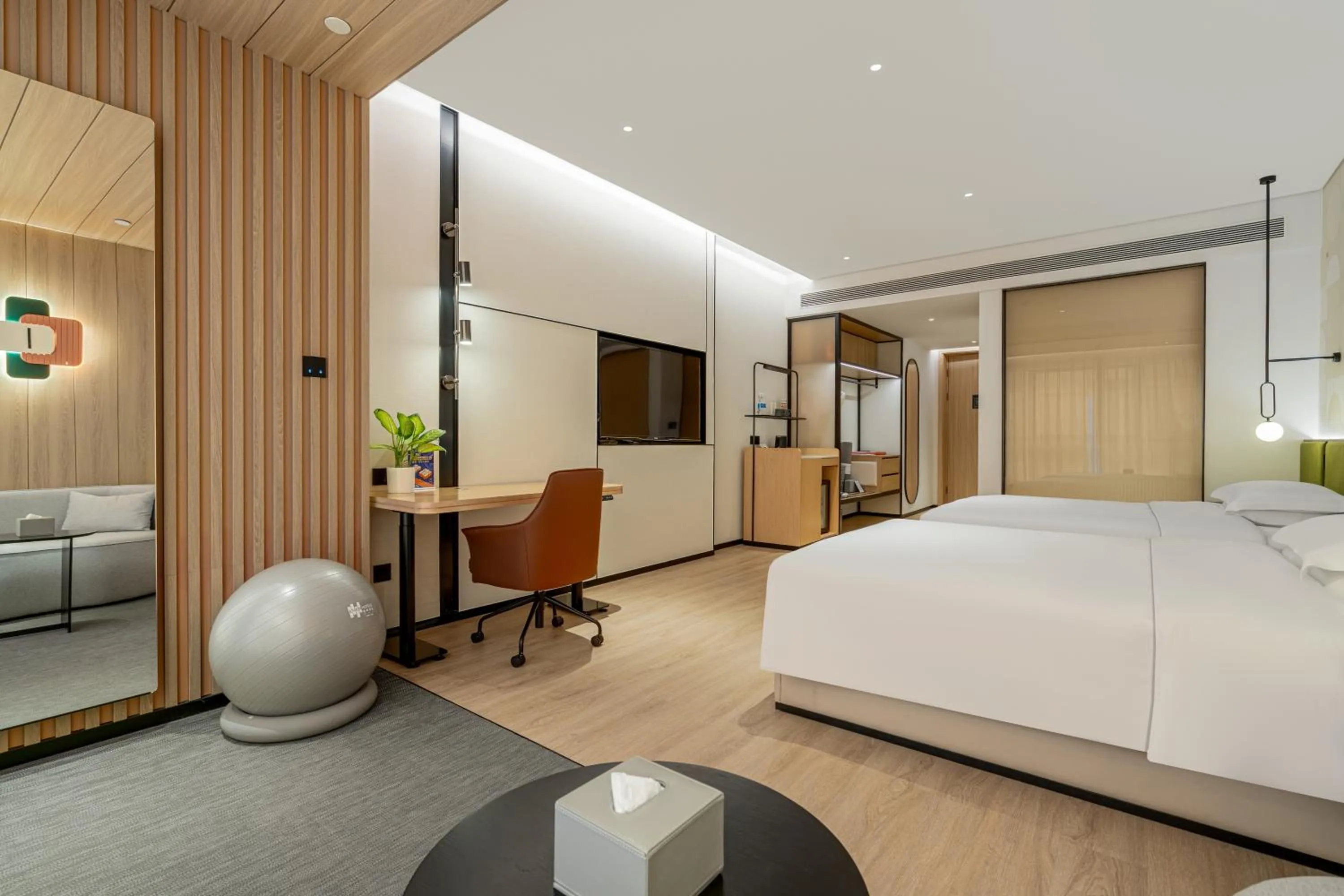 Bedroom, Bed in EVEN Hotel Hangzhou Yintai City by IHG
