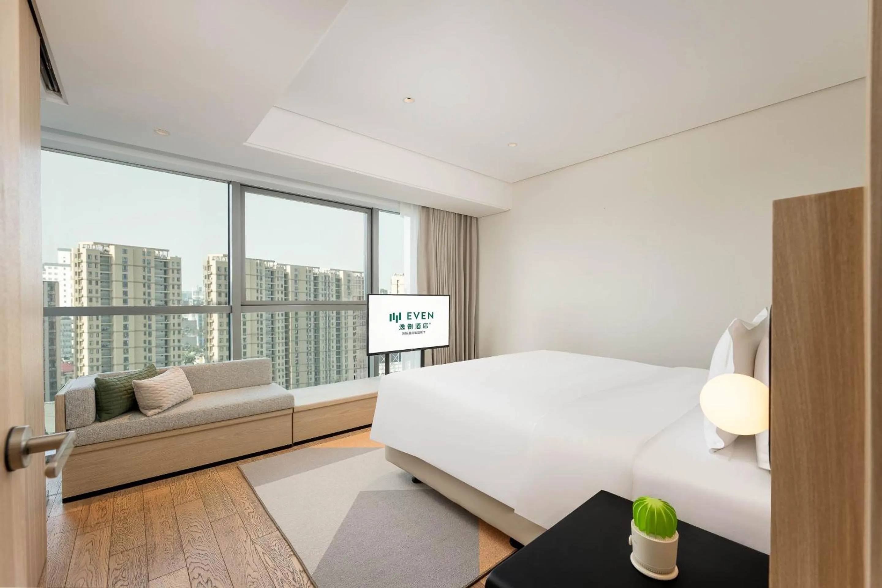 Bed in EVEN Hotel Hangzhou Yintai City by IHG