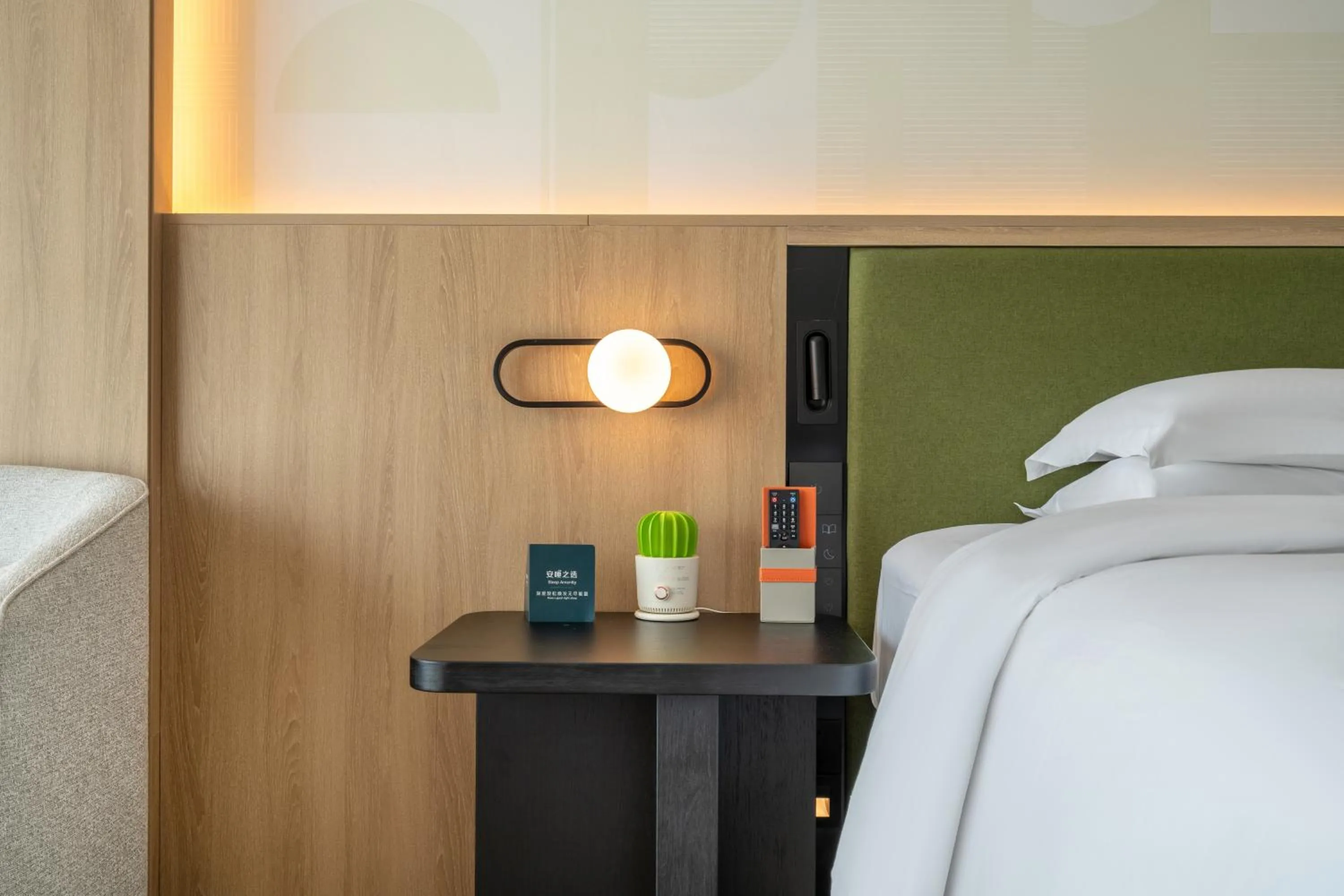 Bed in EVEN Hotel Hangzhou Yintai City by IHG