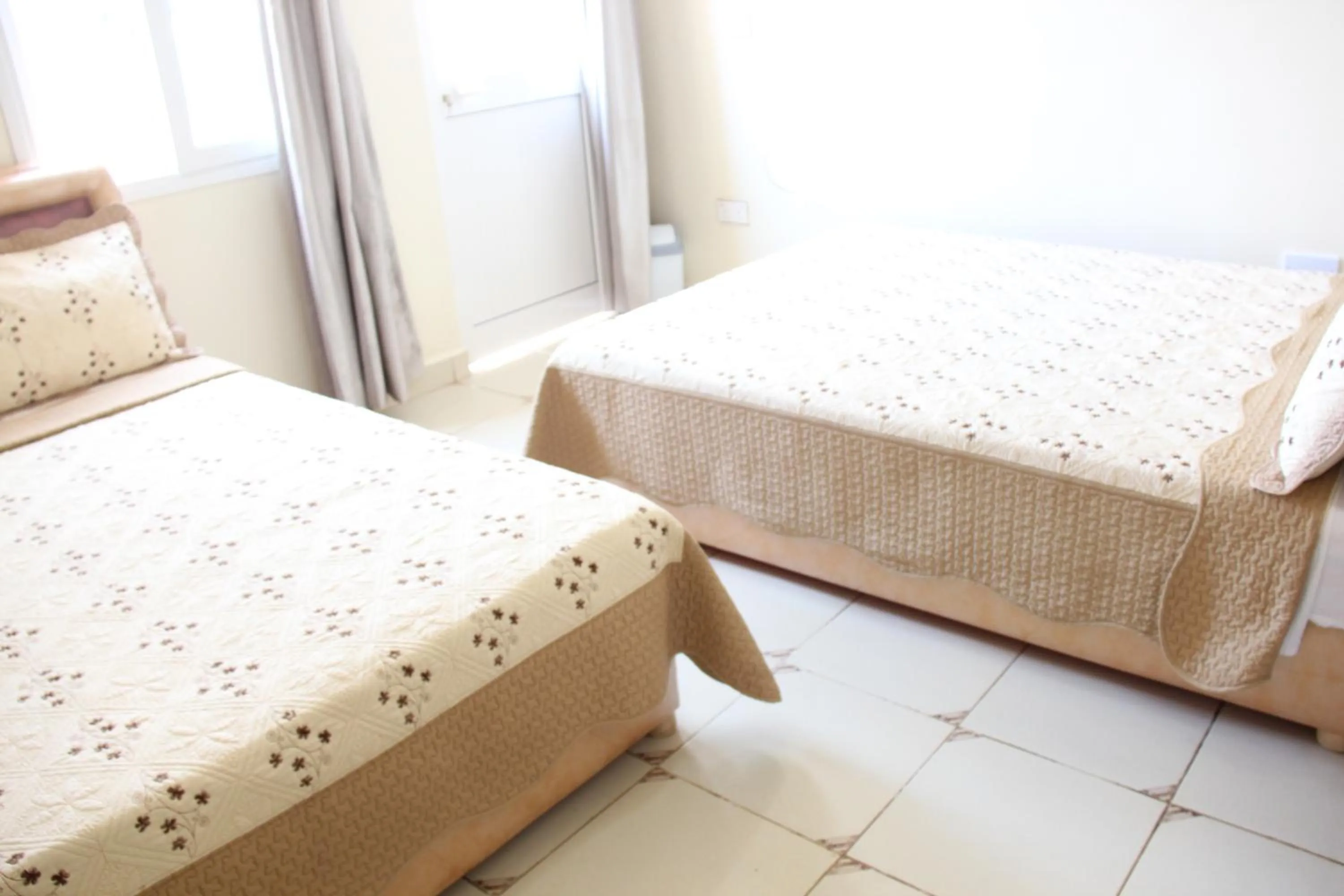 Bed in Hotel Top Five