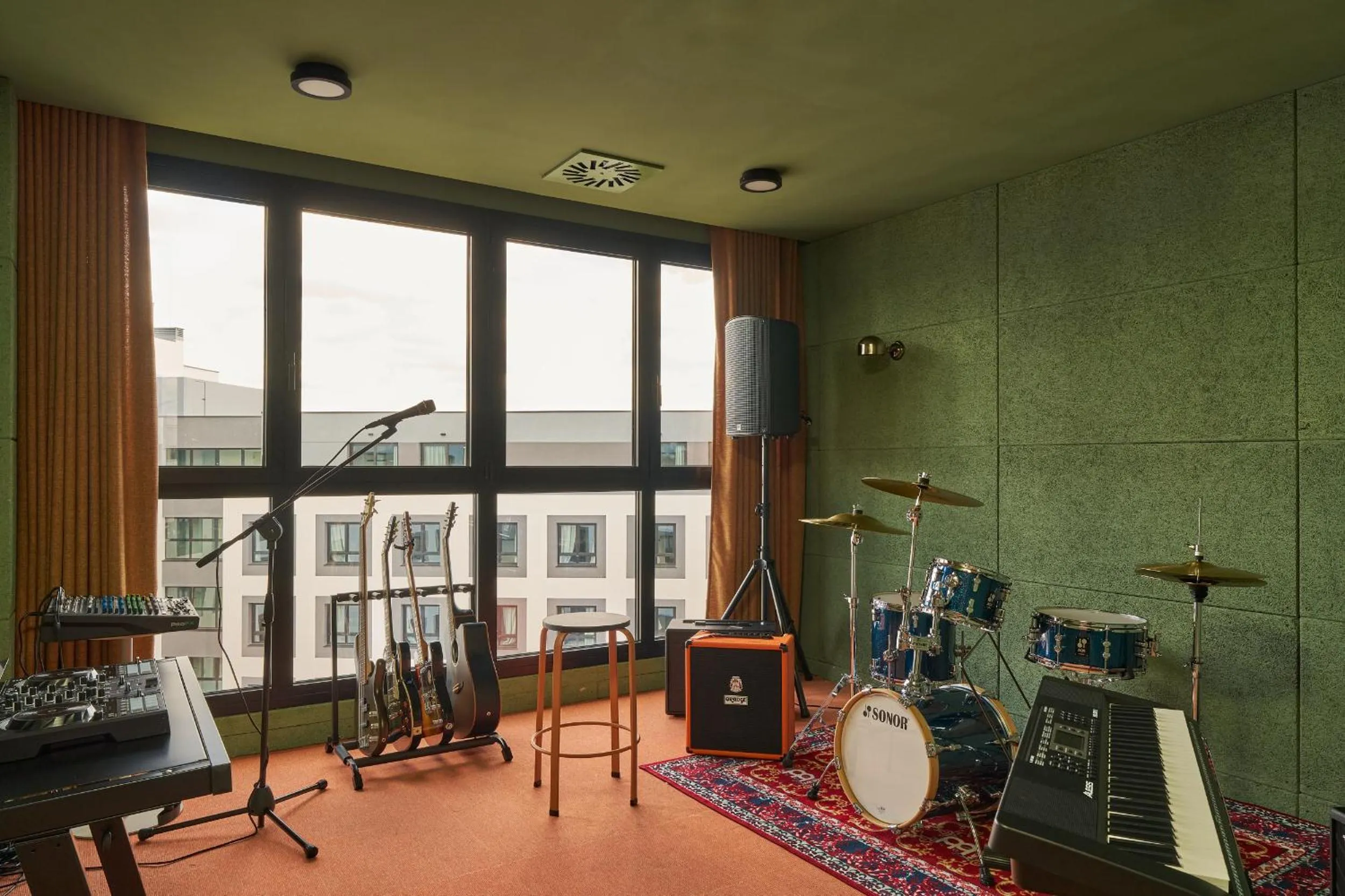 Karaoke in Node Madrid Carabanchel