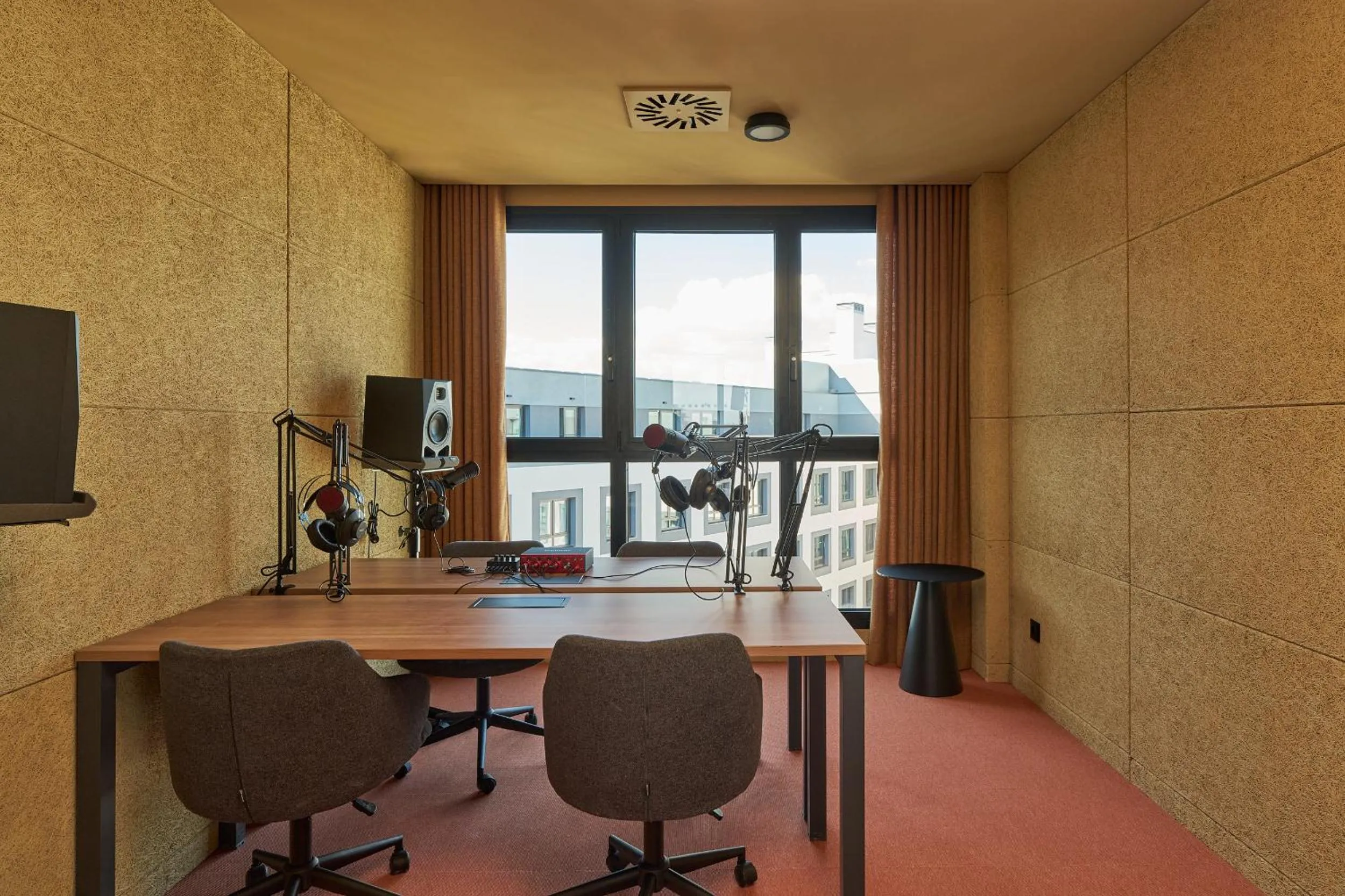 Karaoke in Node Madrid Carabanchel