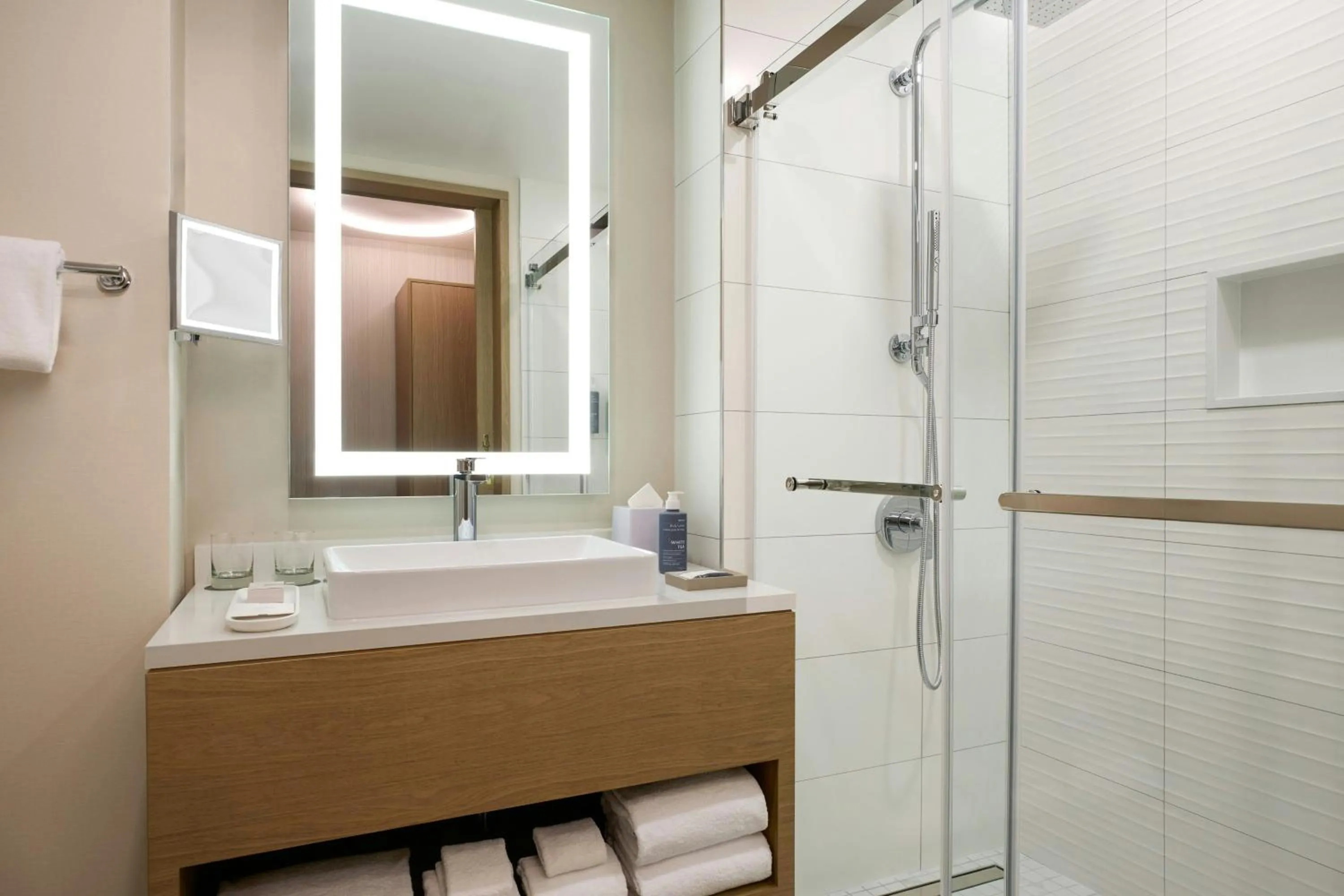 Bathroom in The Westin Flushing LaGuardia Airport