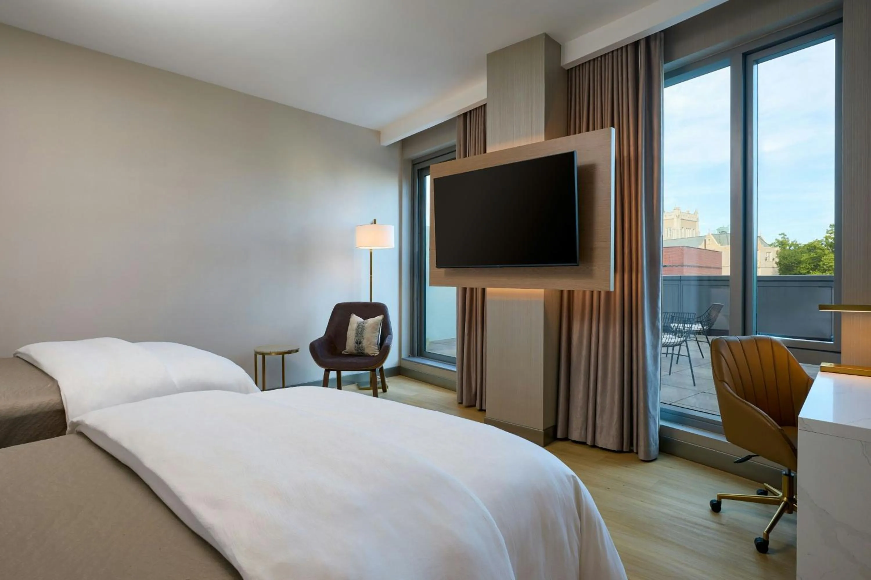 Photo of the whole room, Bed in The Westin Flushing LaGuardia Airport