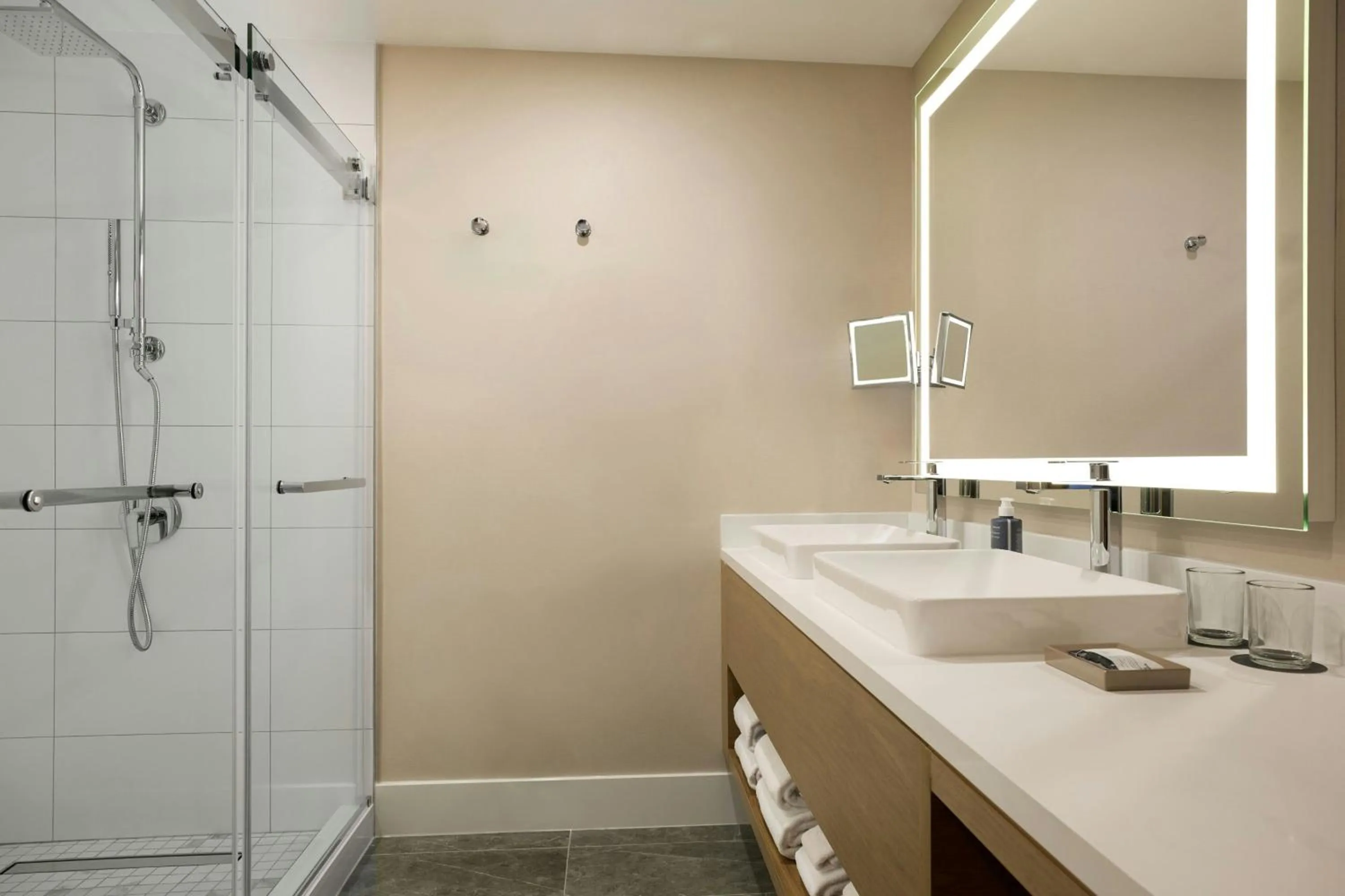 Bathroom in The Westin Flushing LaGuardia Airport