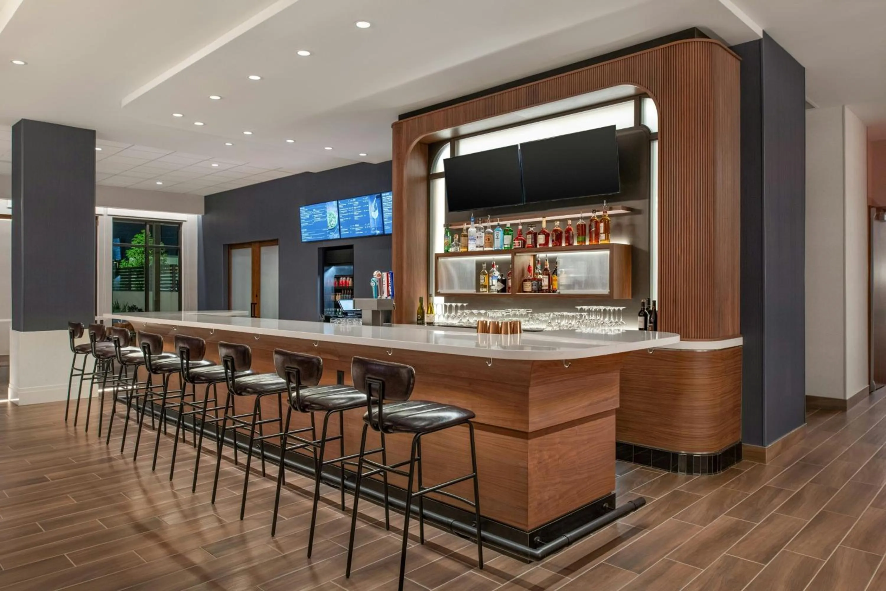 Restaurant/places to eat in Courtyard by Marriott San Bernardino Loma Linda