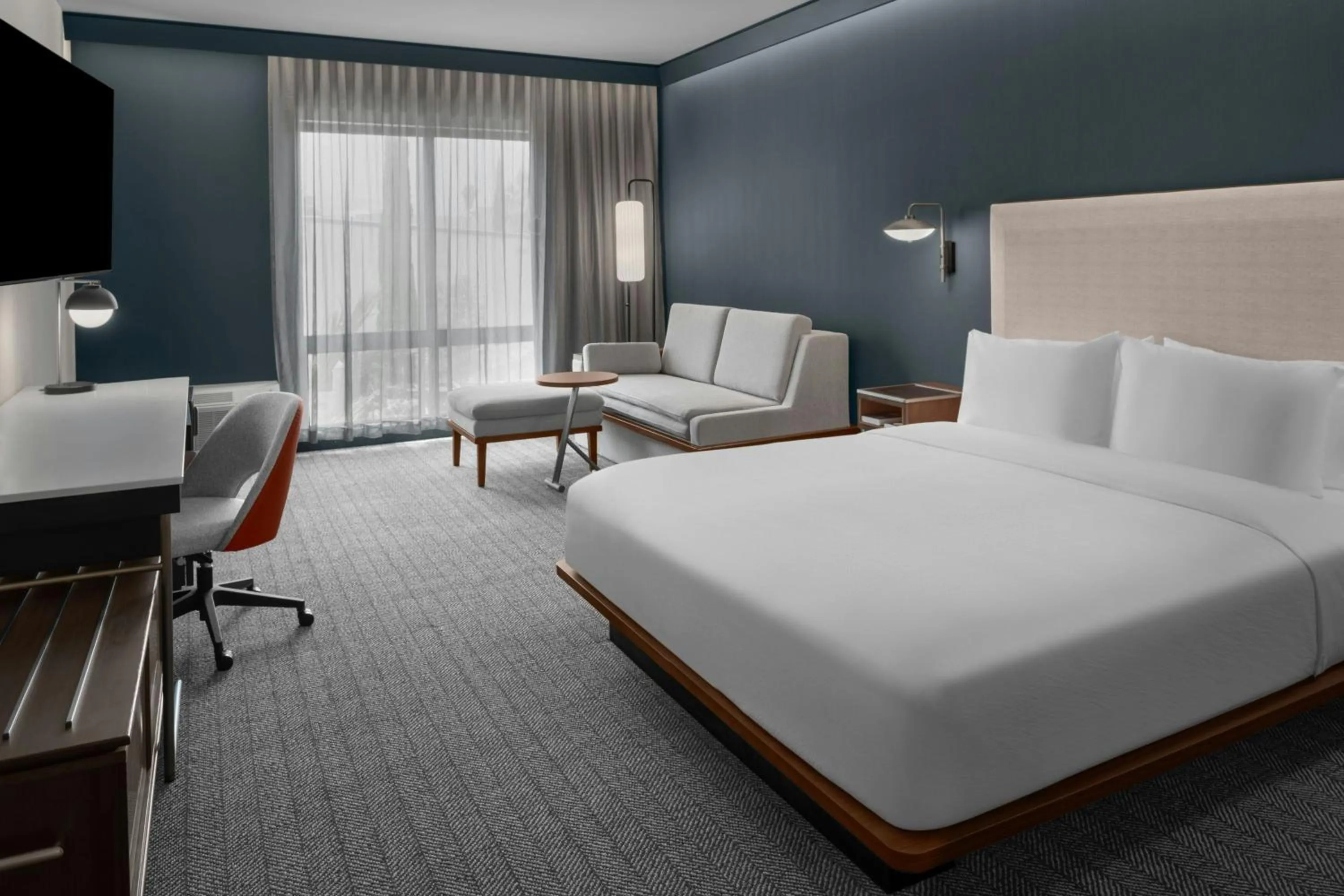 Photo of the whole room, Bed in Courtyard by Marriott San Bernardino Loma Linda