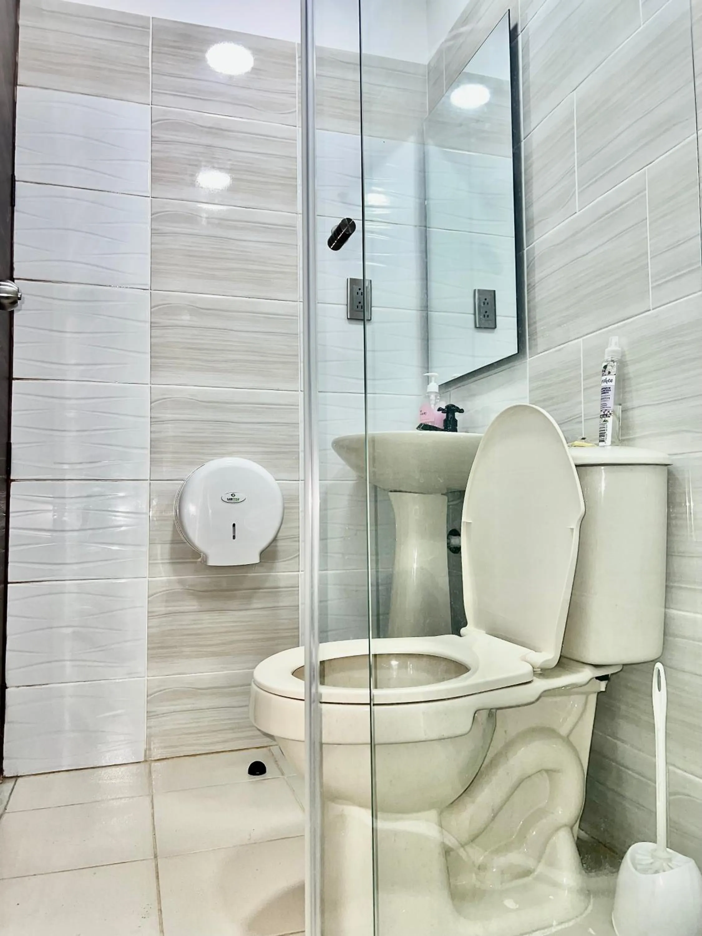 Bathroom in Hotel Roma Urabá