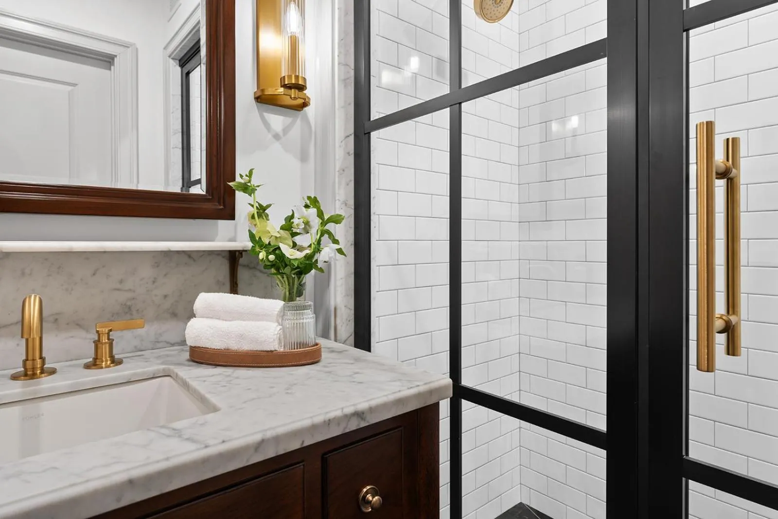 Shower in Hotel Burg