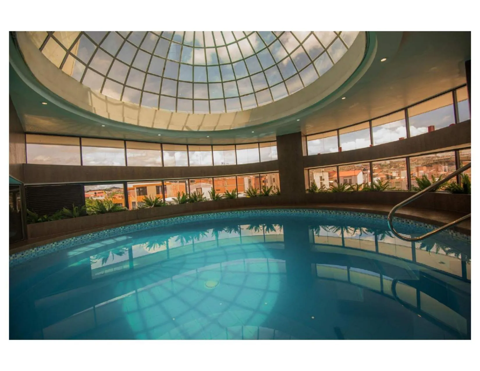 Swimming pool in ROLES Hotel