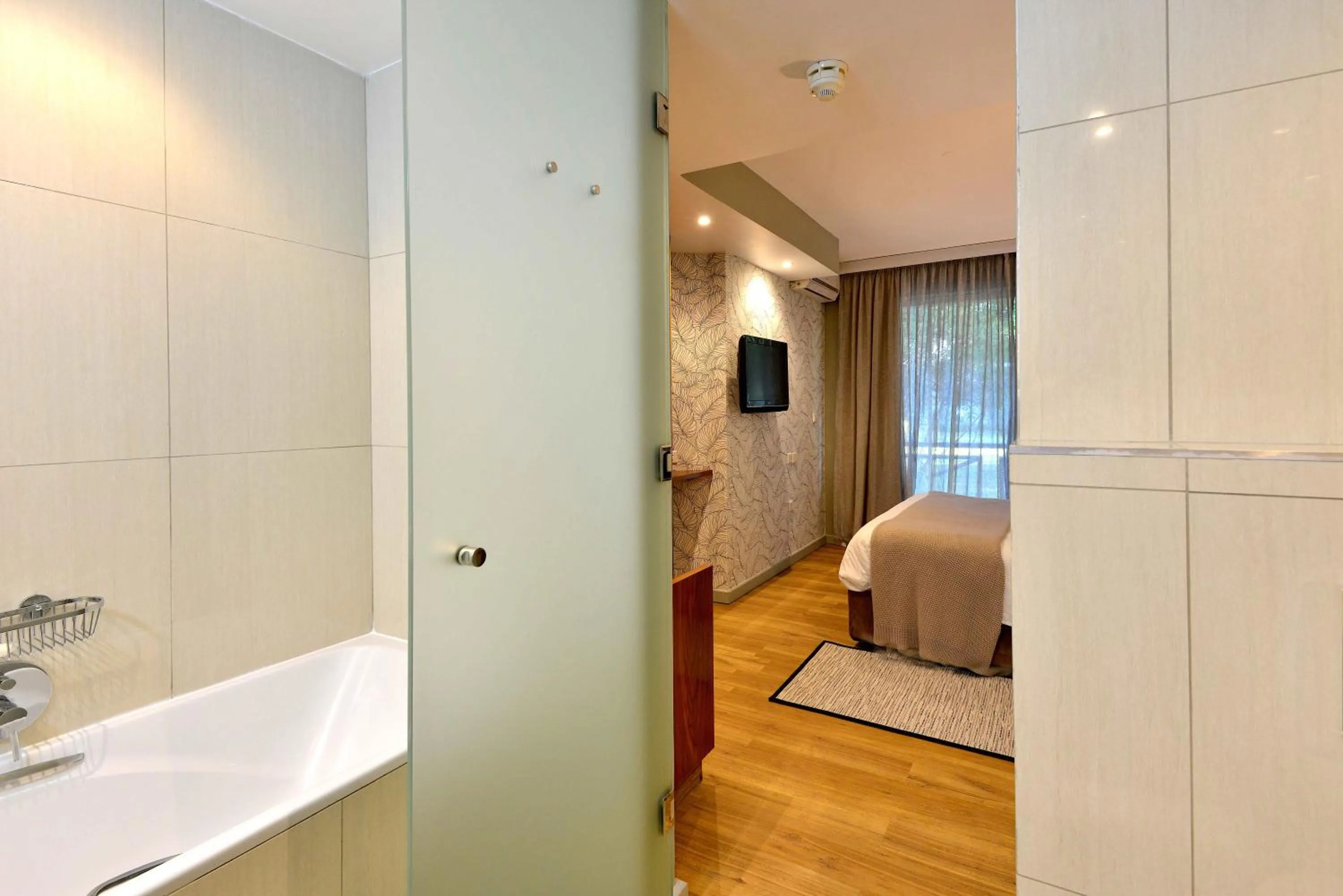 Bed in Cresta Lodge Harare