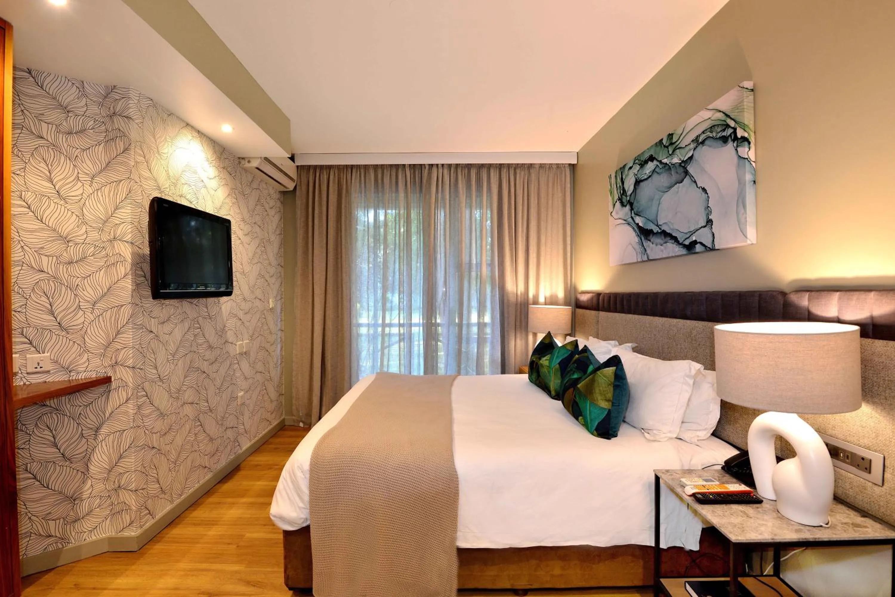 Bed in Cresta Lodge Harare