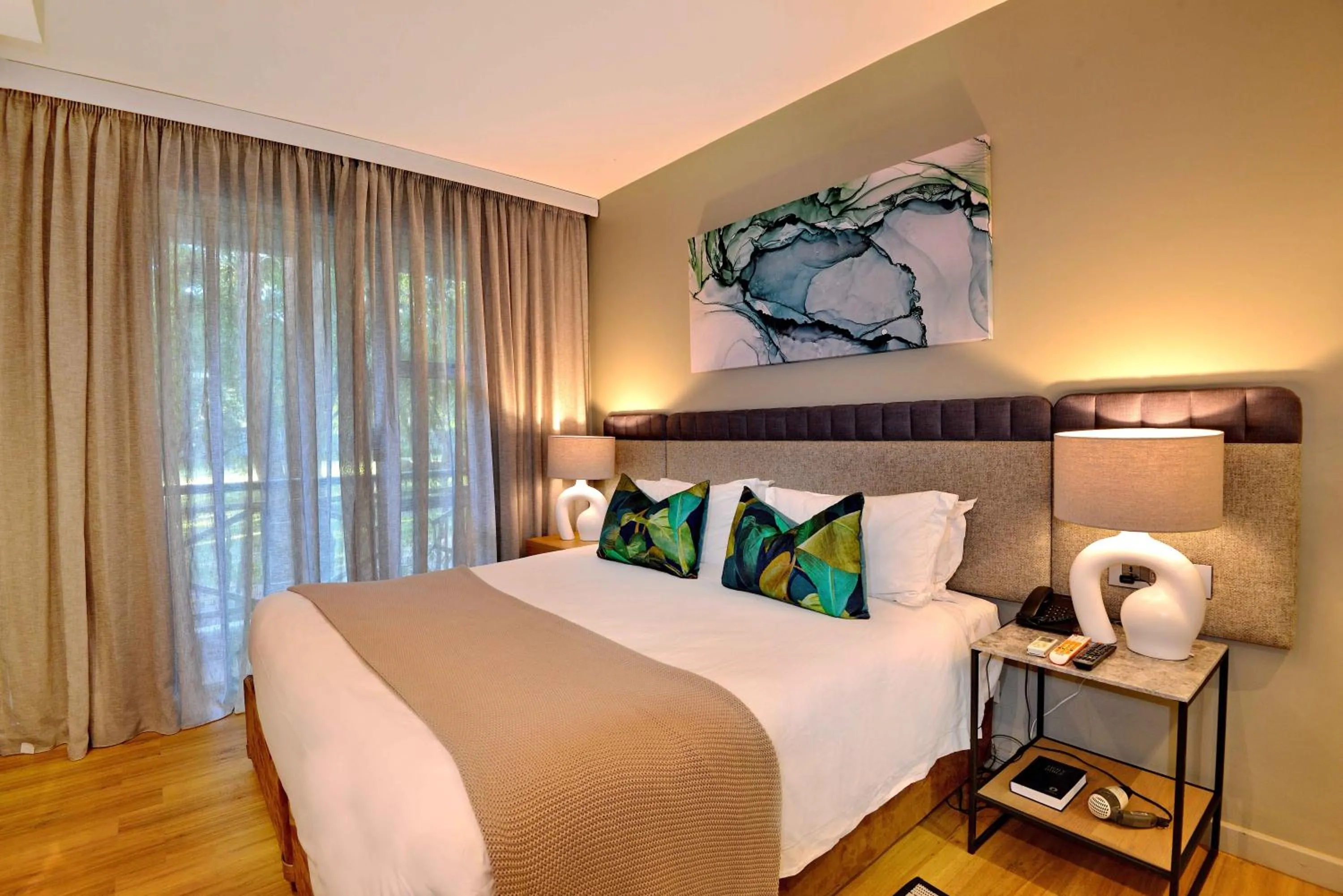 Bed in Cresta Lodge Harare