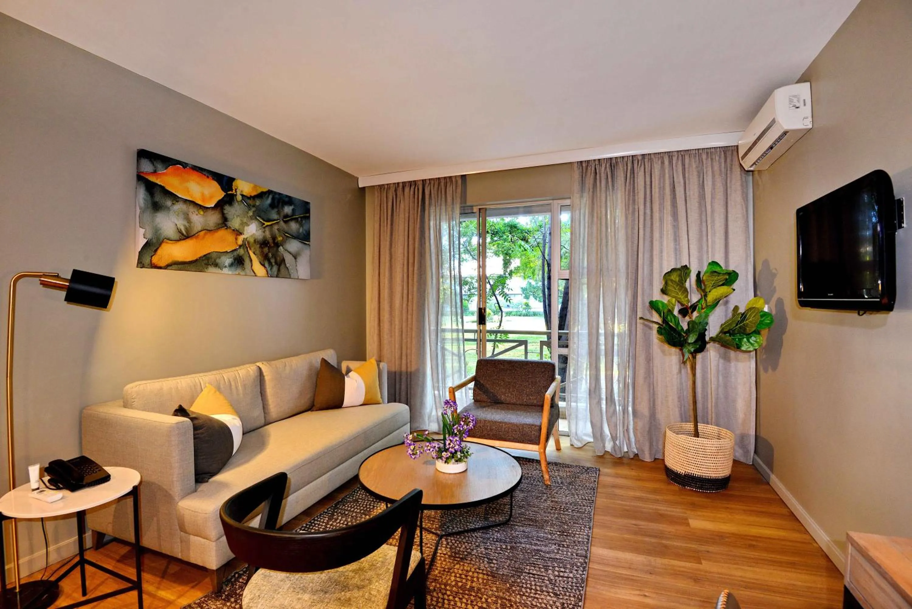 TV and multimedia in Cresta Lodge Harare