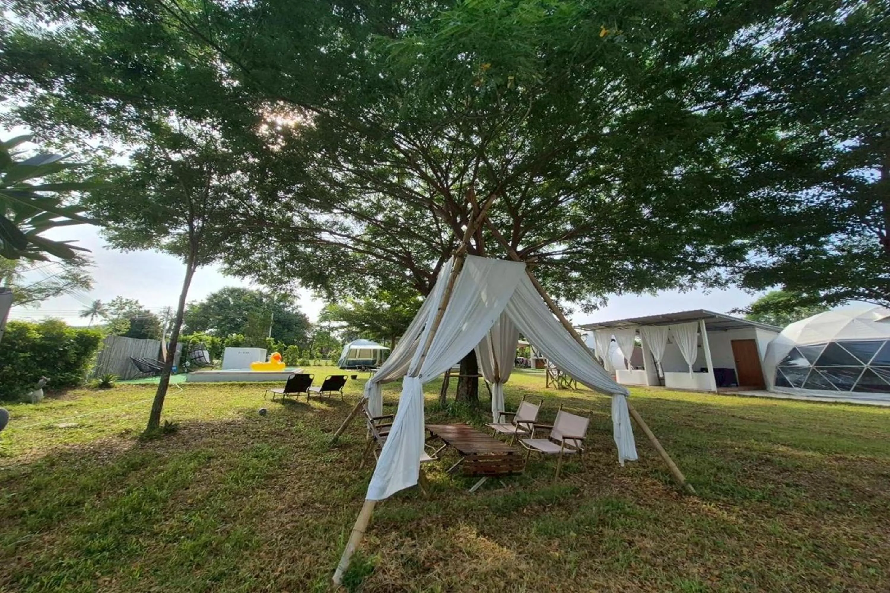 Garden in NaNine Glamping