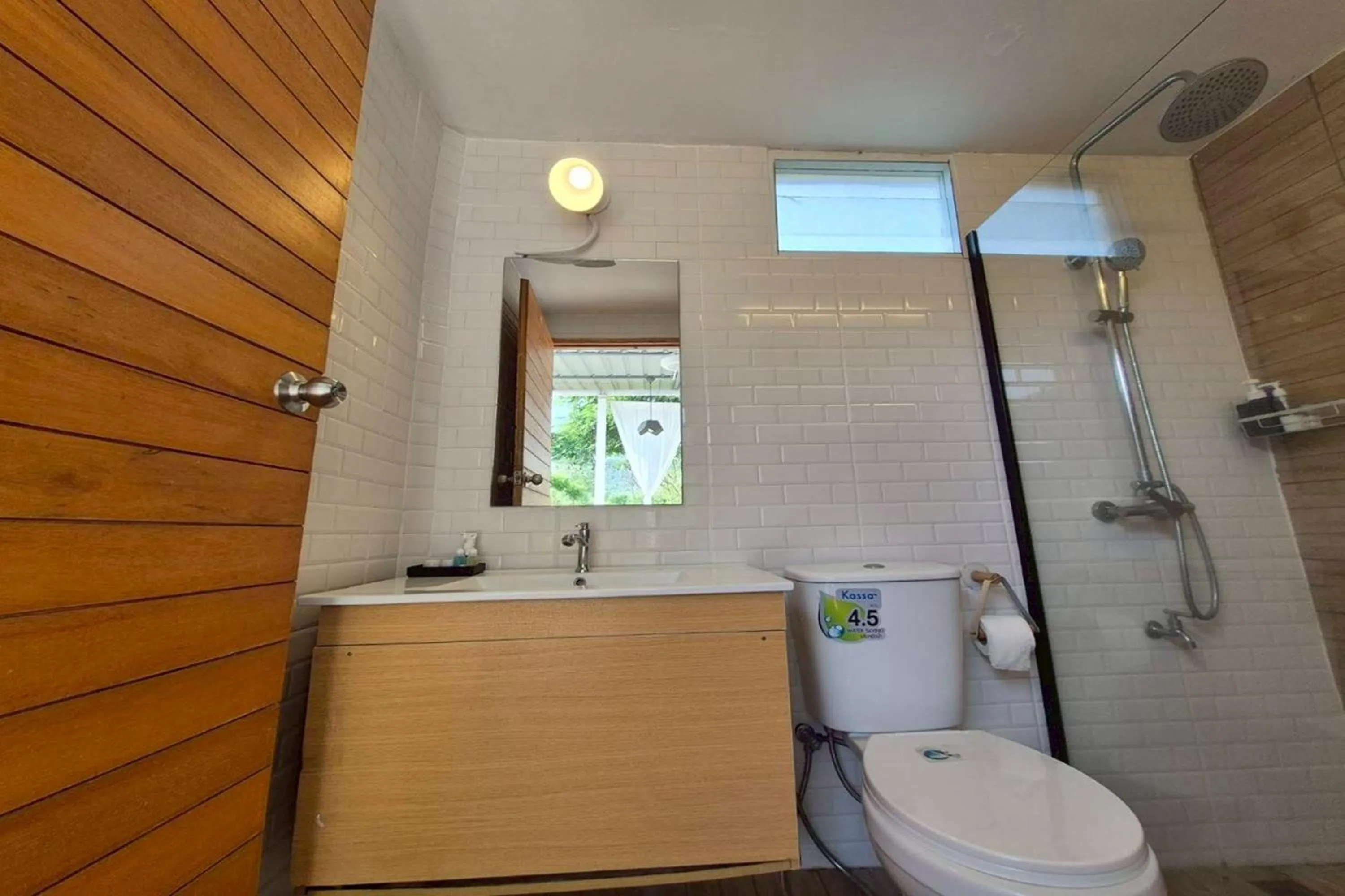 Shower in NaNine Glamping