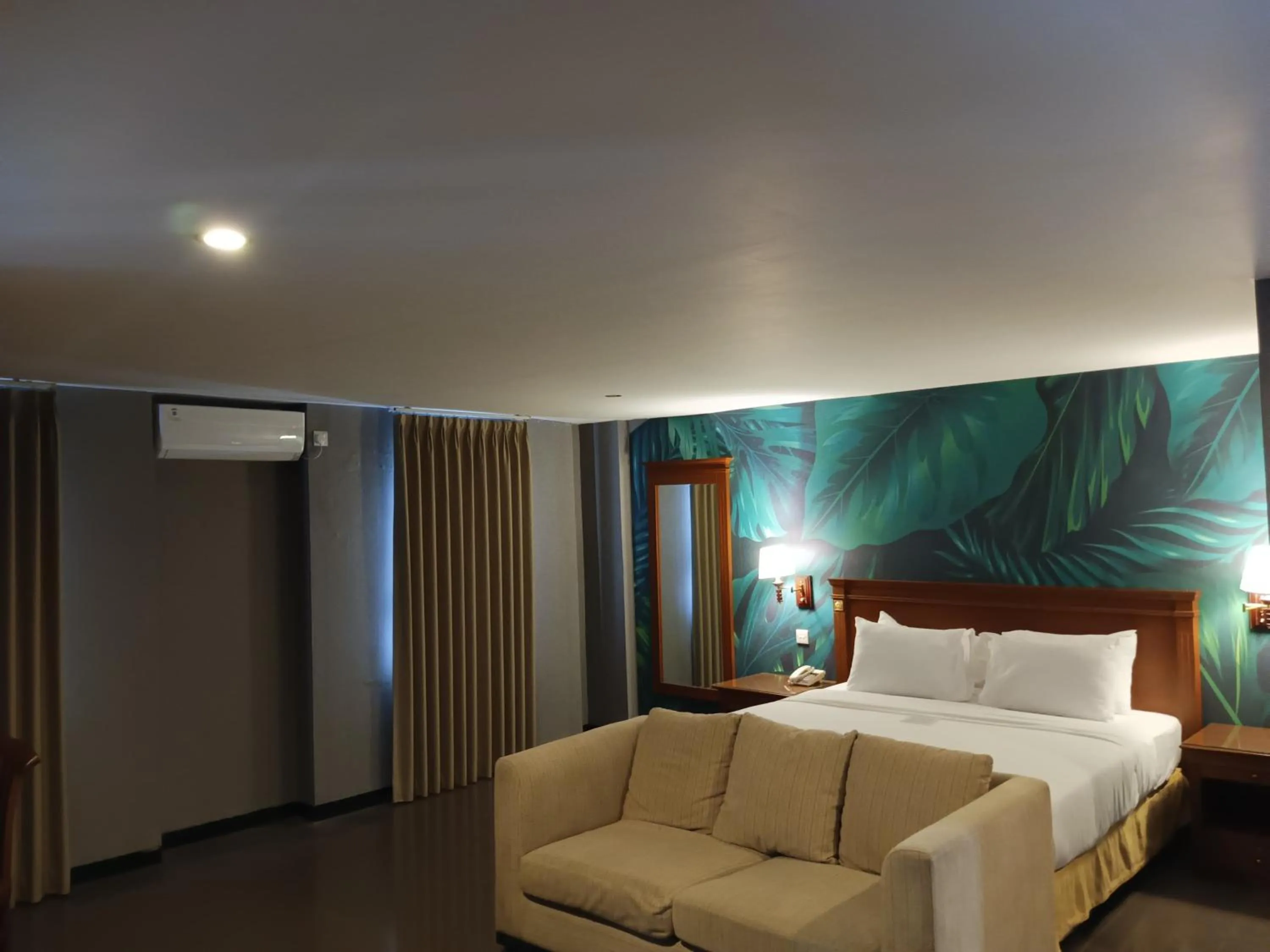 Bed in Hotel Golden Season