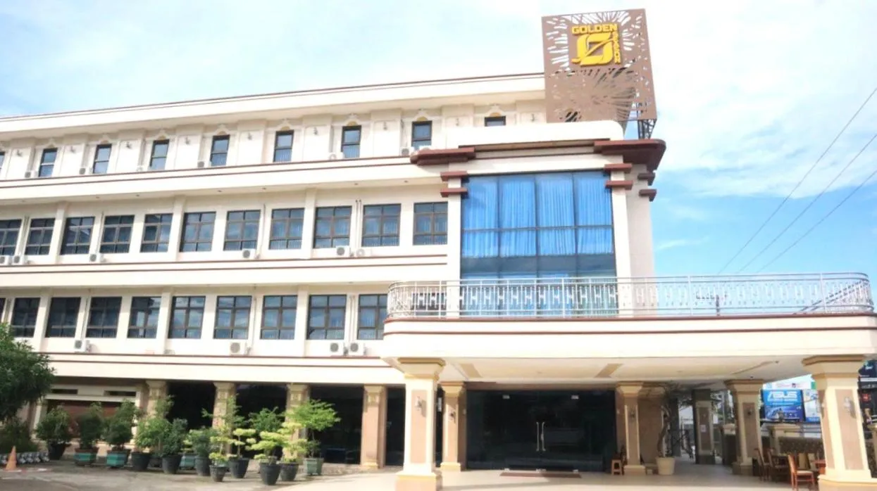 Property building in Hotel Golden Season