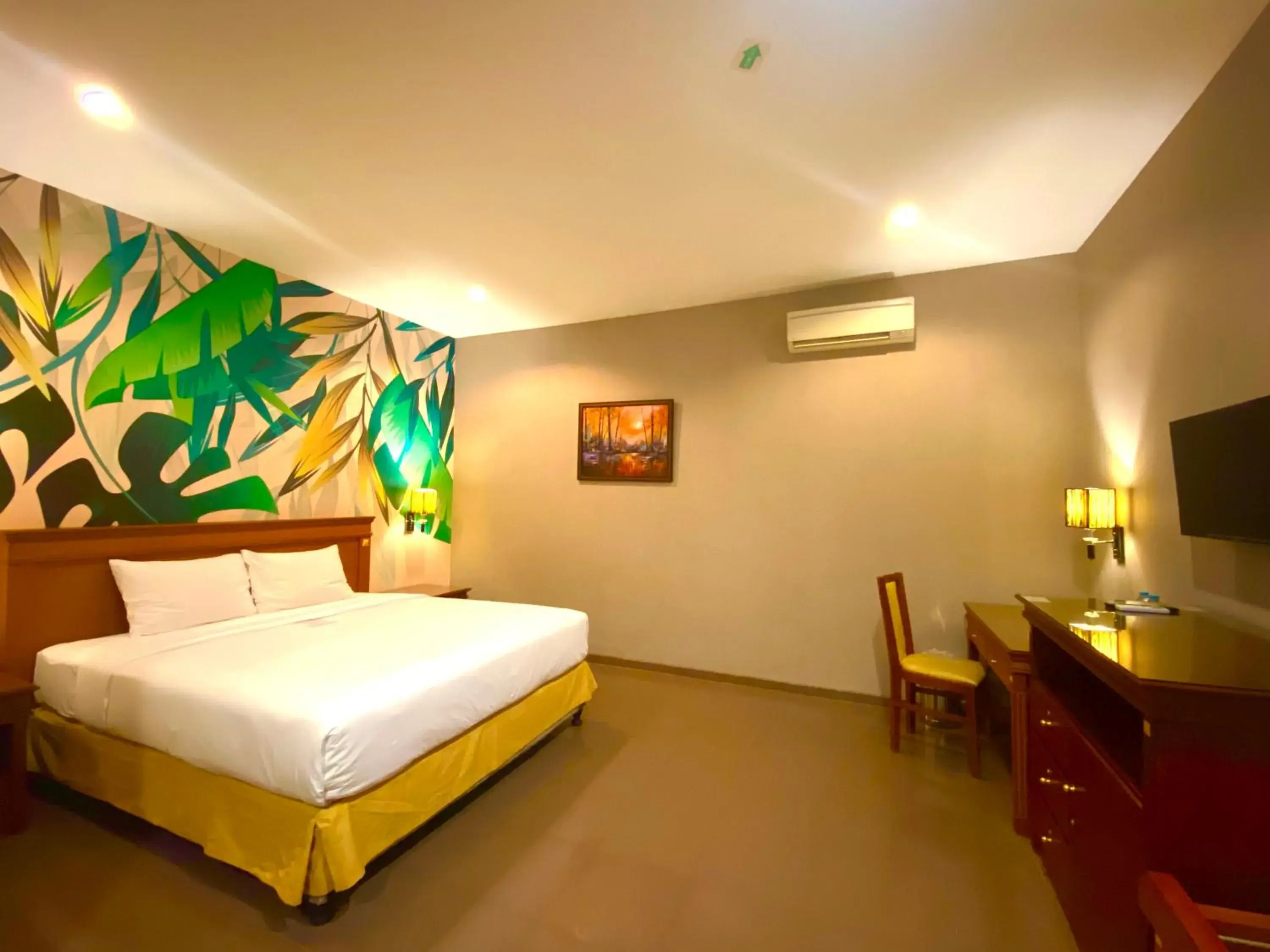 Standard Queen Room in Hotel Golden Season Standard Queen Room in Hotel Golden Season