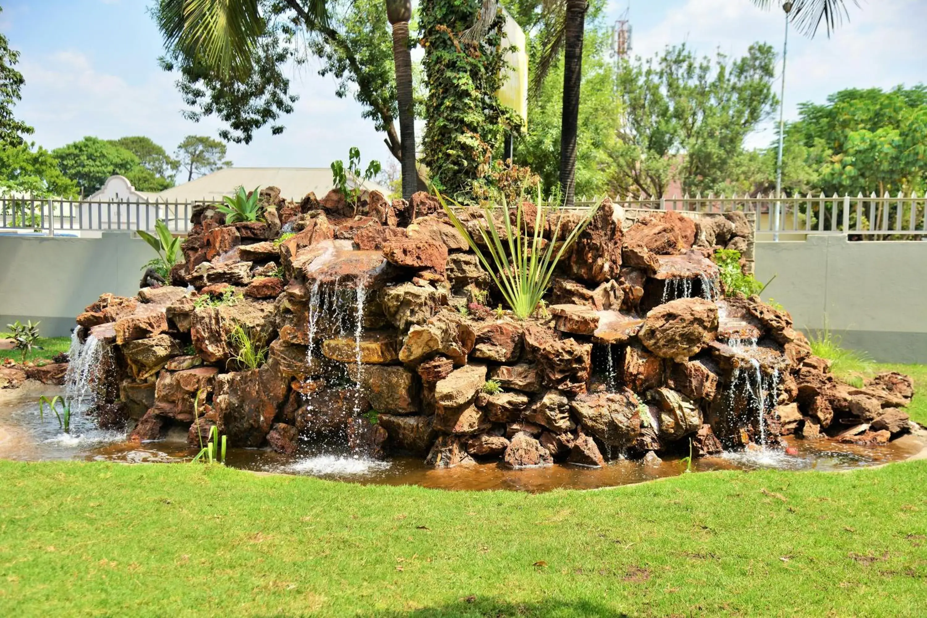 Suite - single occupancy in Cresta Oasis Hotel Suite - single occupancy in Cresta Oasis Hotel