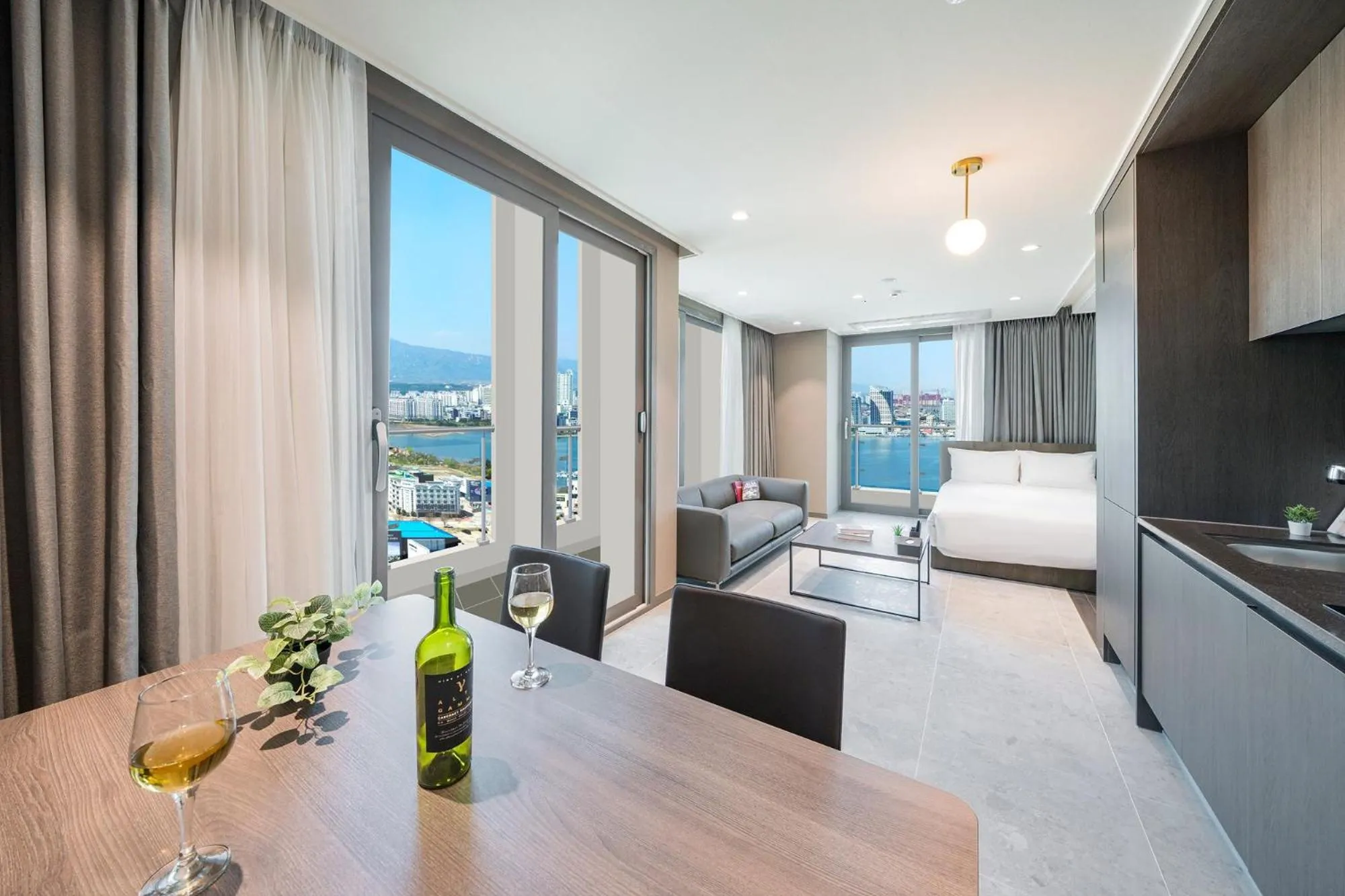 Bed in Sokcho Mari Vista Hotel