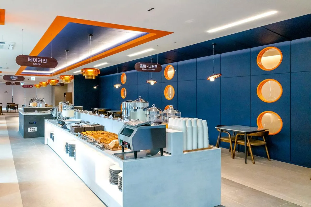 Restaurant/places to eat in Sokcho Mari Vista Hotel