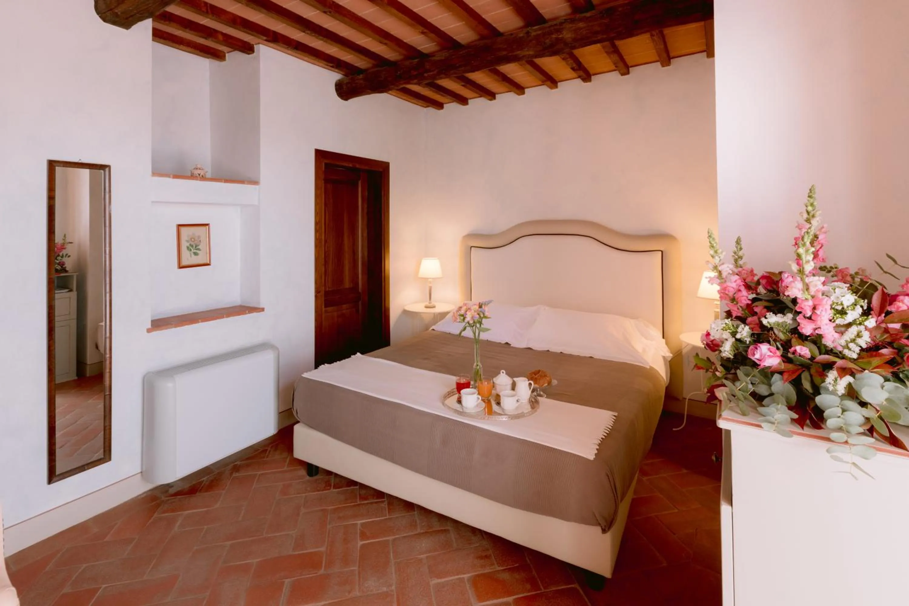 Bedroom, Bed in Borgo Sant'Ambrogio - Resort