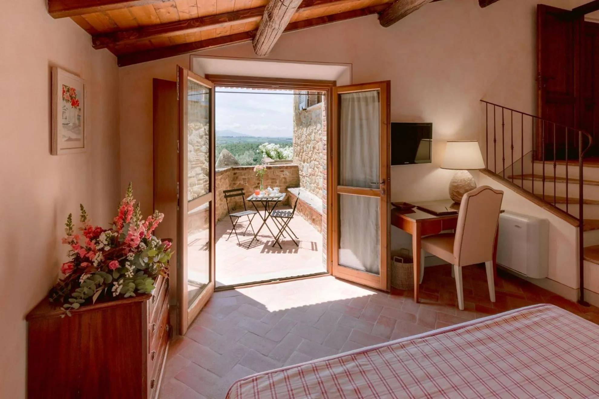 Balcony/Terrace, Bed in Borgo Sant'Ambrogio - Resort