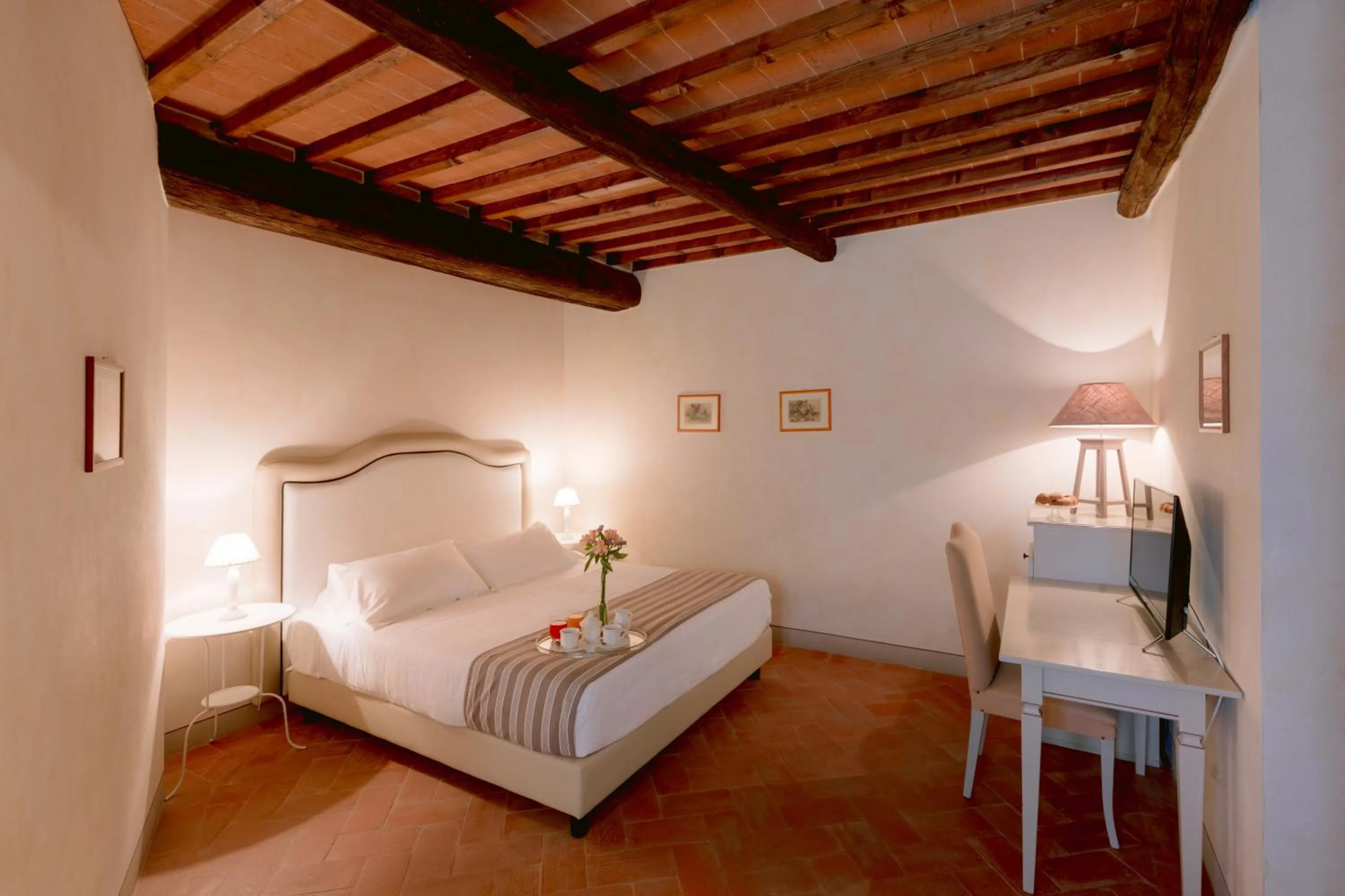 Bedroom, Bed in Borgo Sant'Ambrogio - Resort