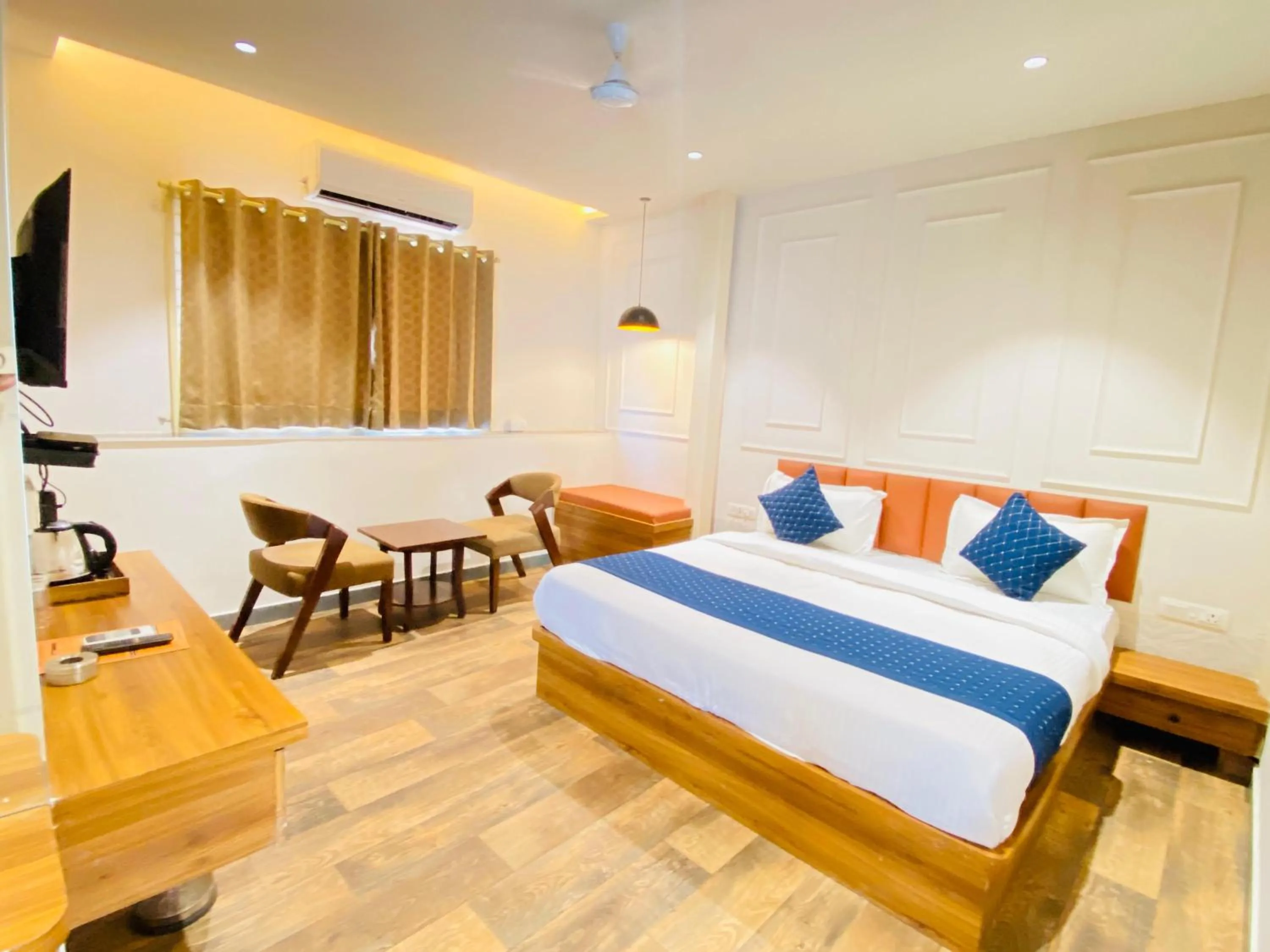 Photo of the whole room, Bed in Hotel Nikanshvee