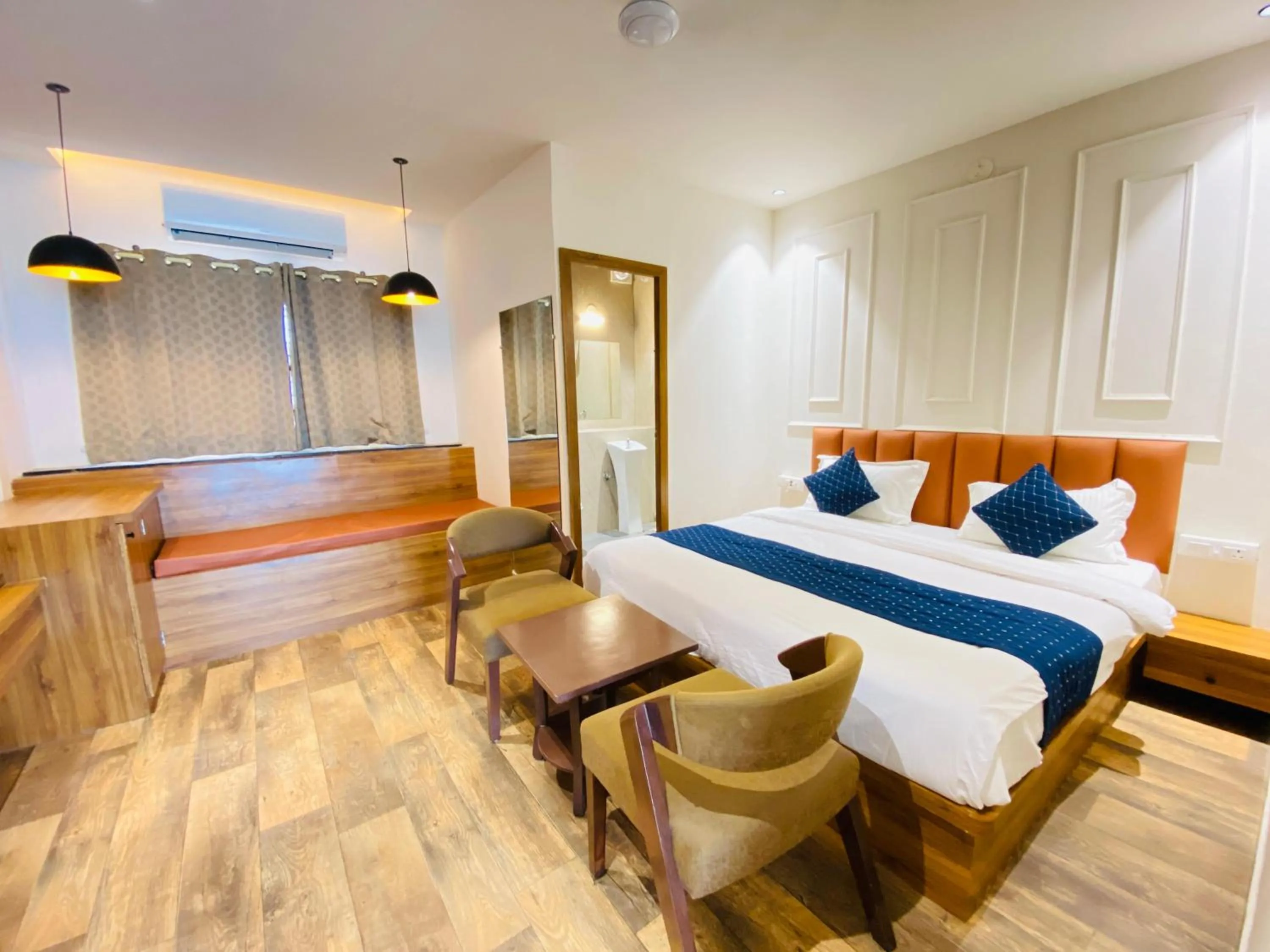 Photo of the whole room, Bed in Hotel Nikanshvee