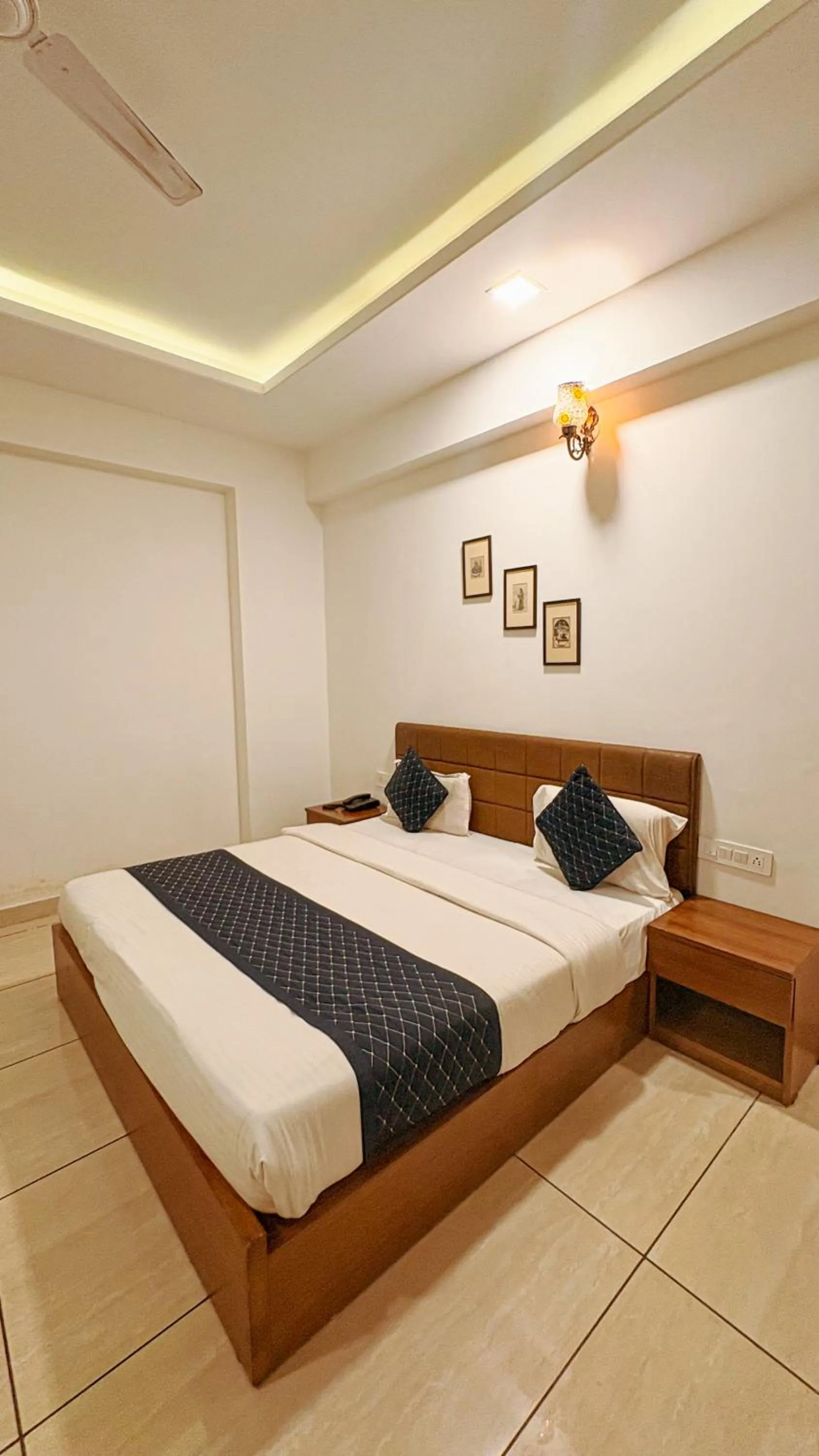 Bed in Hotel Nikanshvee