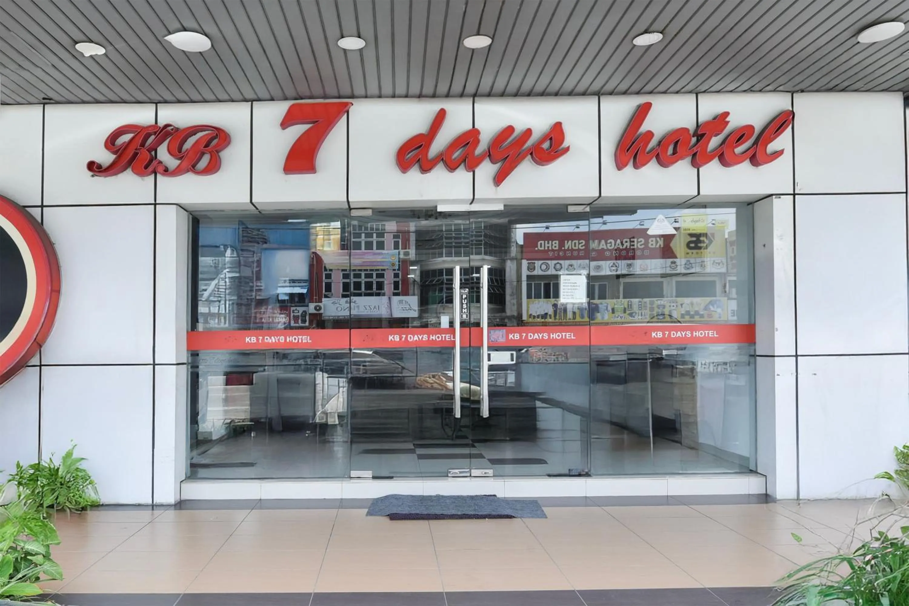Facade/entrance in Hotel O KB Near Siti Khadijah Market Formerly KB 7 Days