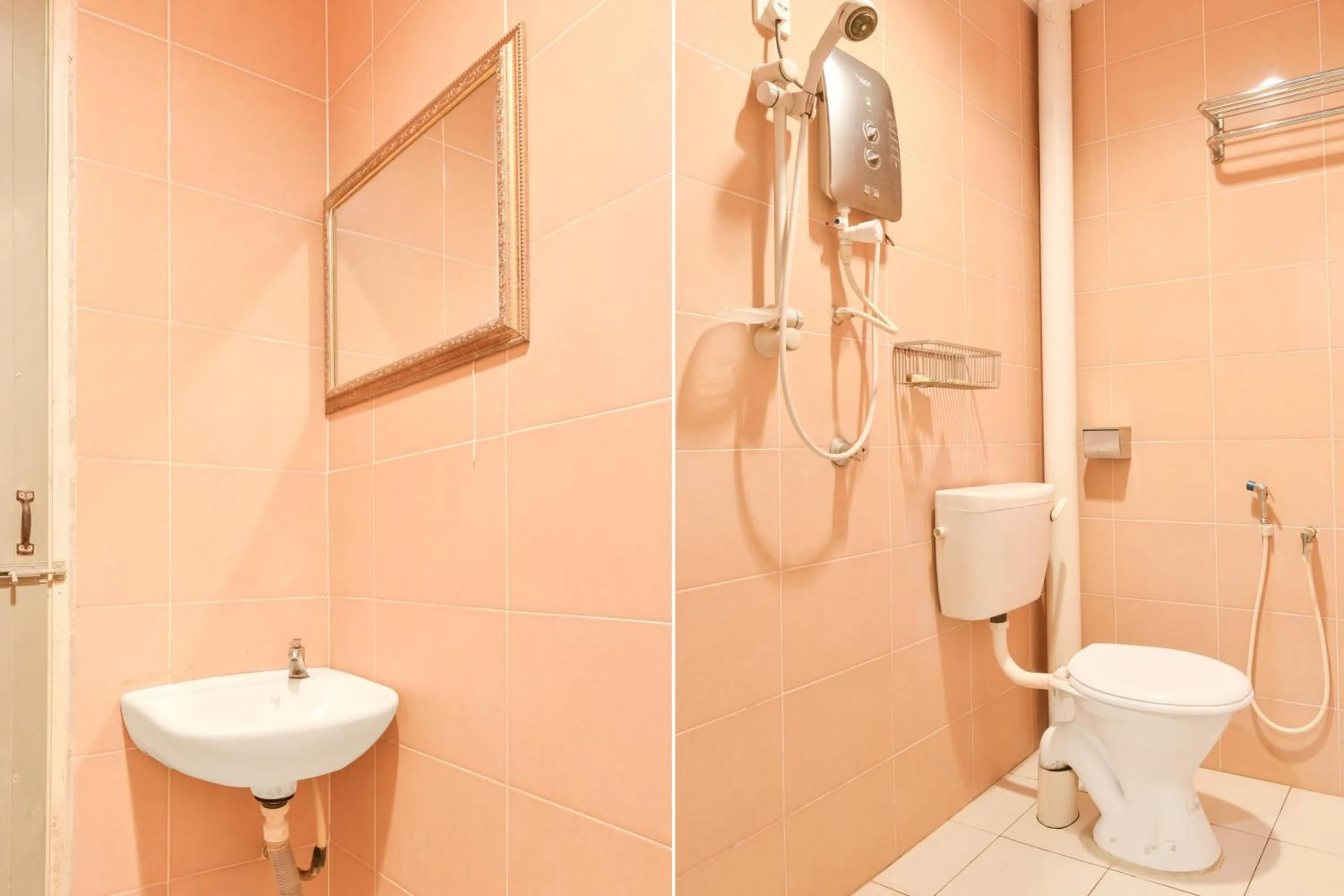 Bathroom in Hotel O KB Near Siti Khadijah Market Formerly KB 7 Days