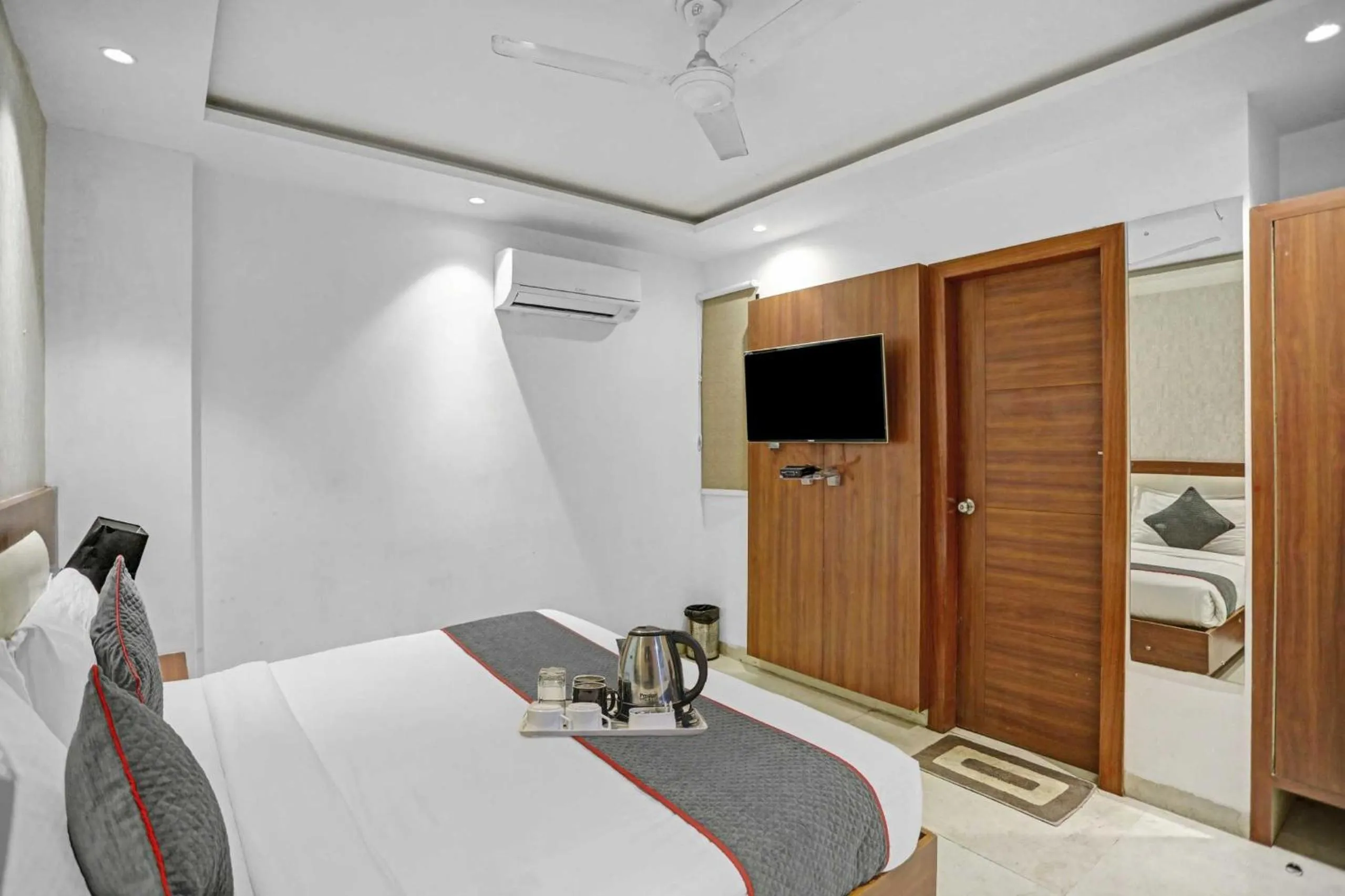 Bedroom, Bed in Hotel O by OYO Euro Near IGI Airport