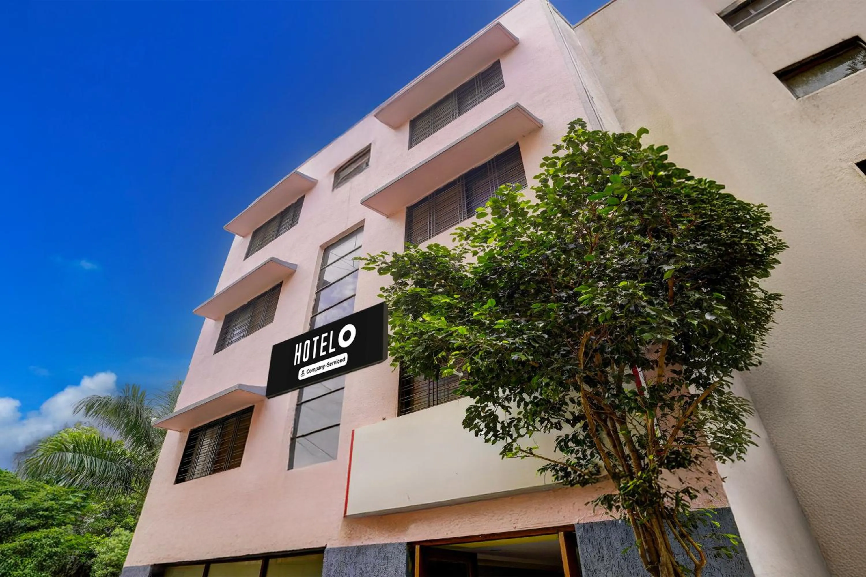Facade/entrance in Hotel O Sainagar Shirdi Railway Junction Formerly Sai Vyankatesh Residency