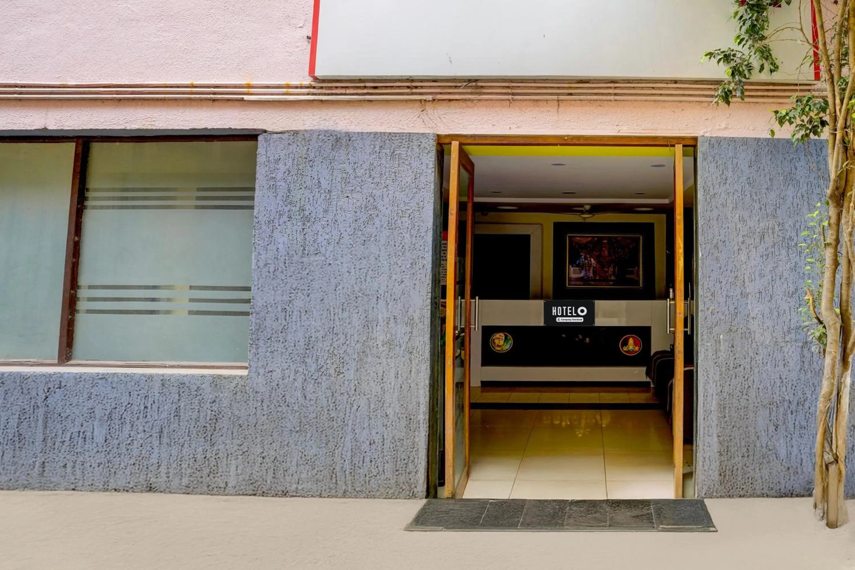 Facade/entrance in Hotel O Sainagar Shirdi Railway Junction Formerly Sai Vyankatesh Residency