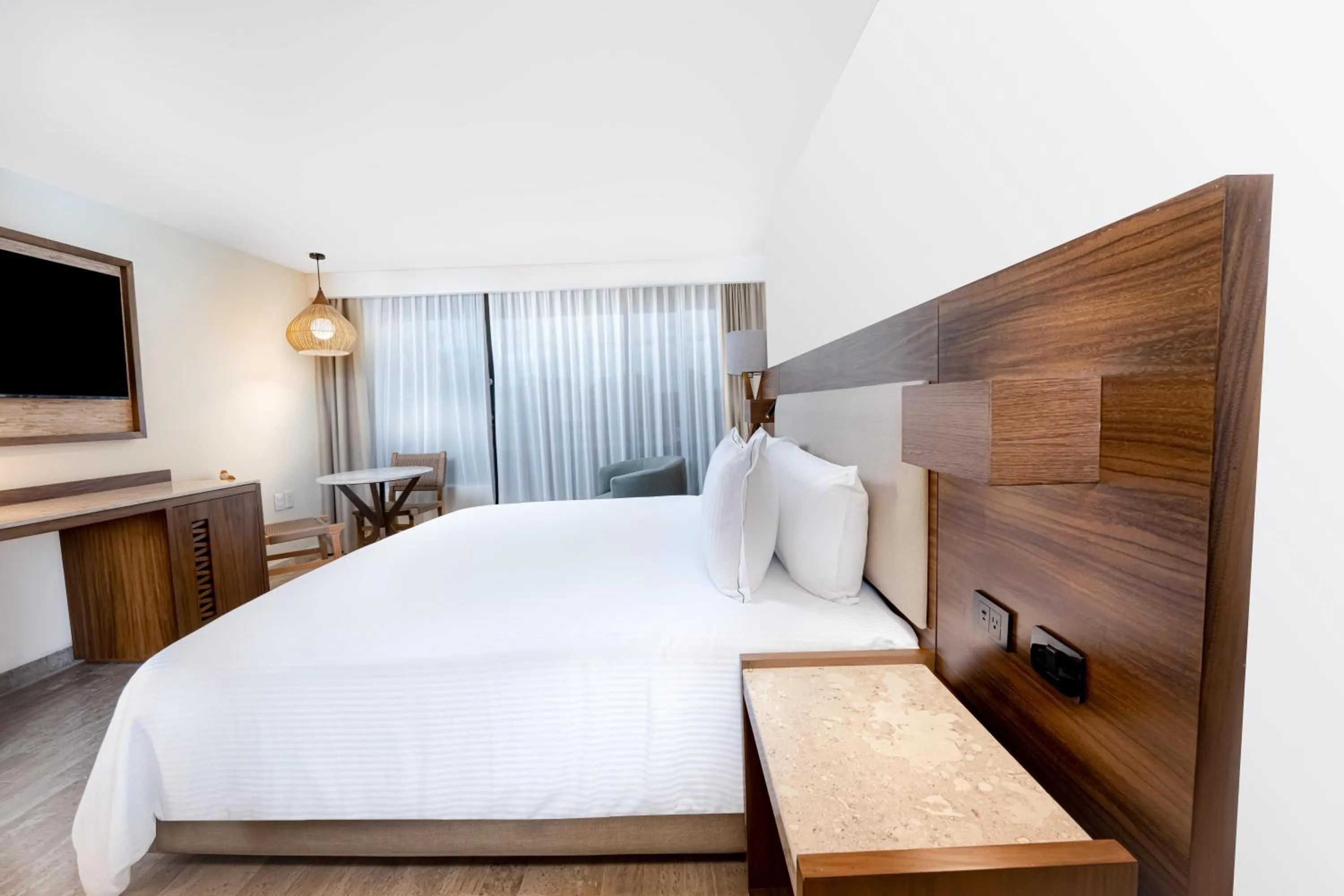 Photo of the whole room, Bed in Oh! Cancun - The Urban Oasis & Beach Club