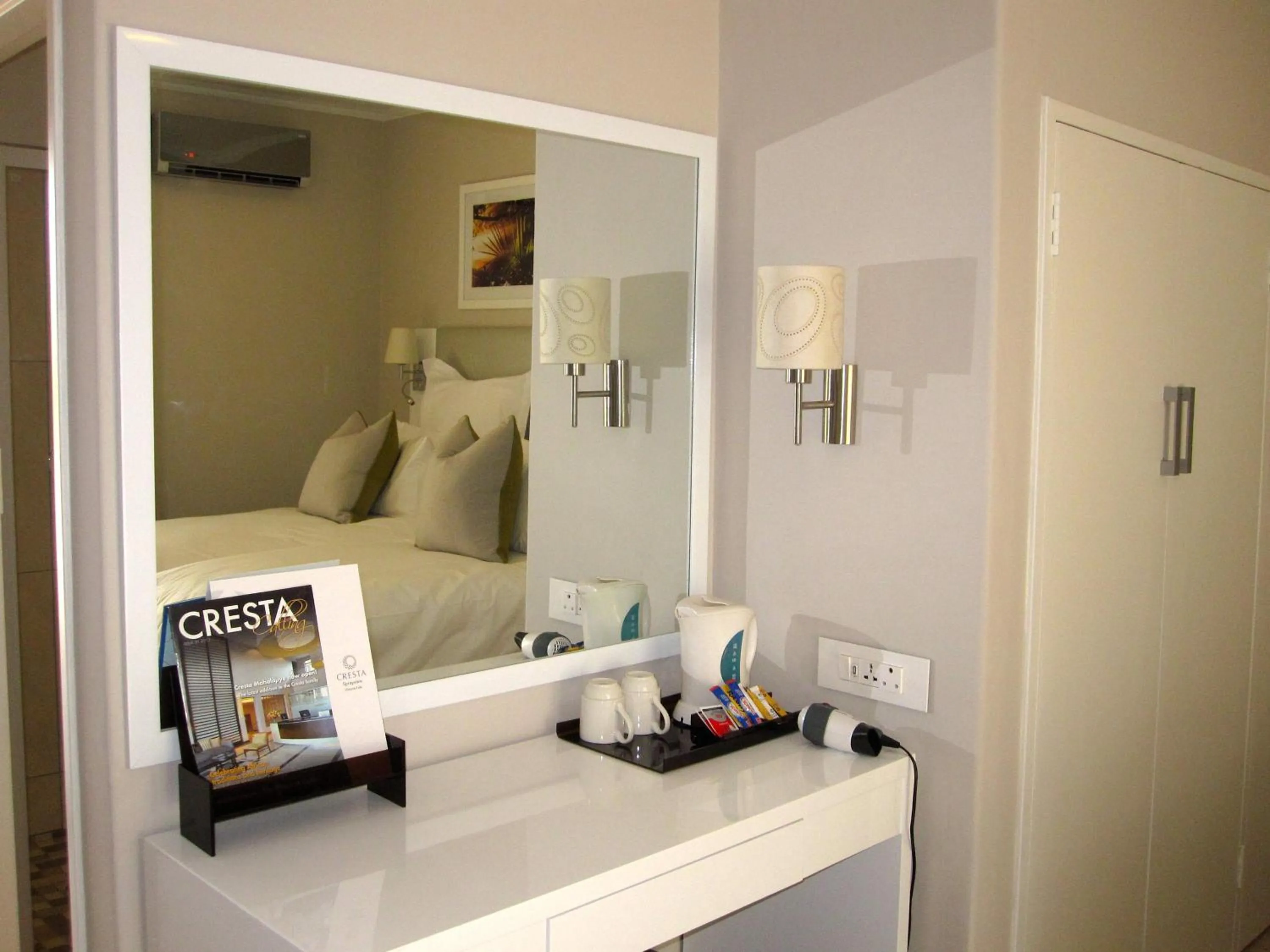 Bed in Cresta Sprayview Victoria Falls