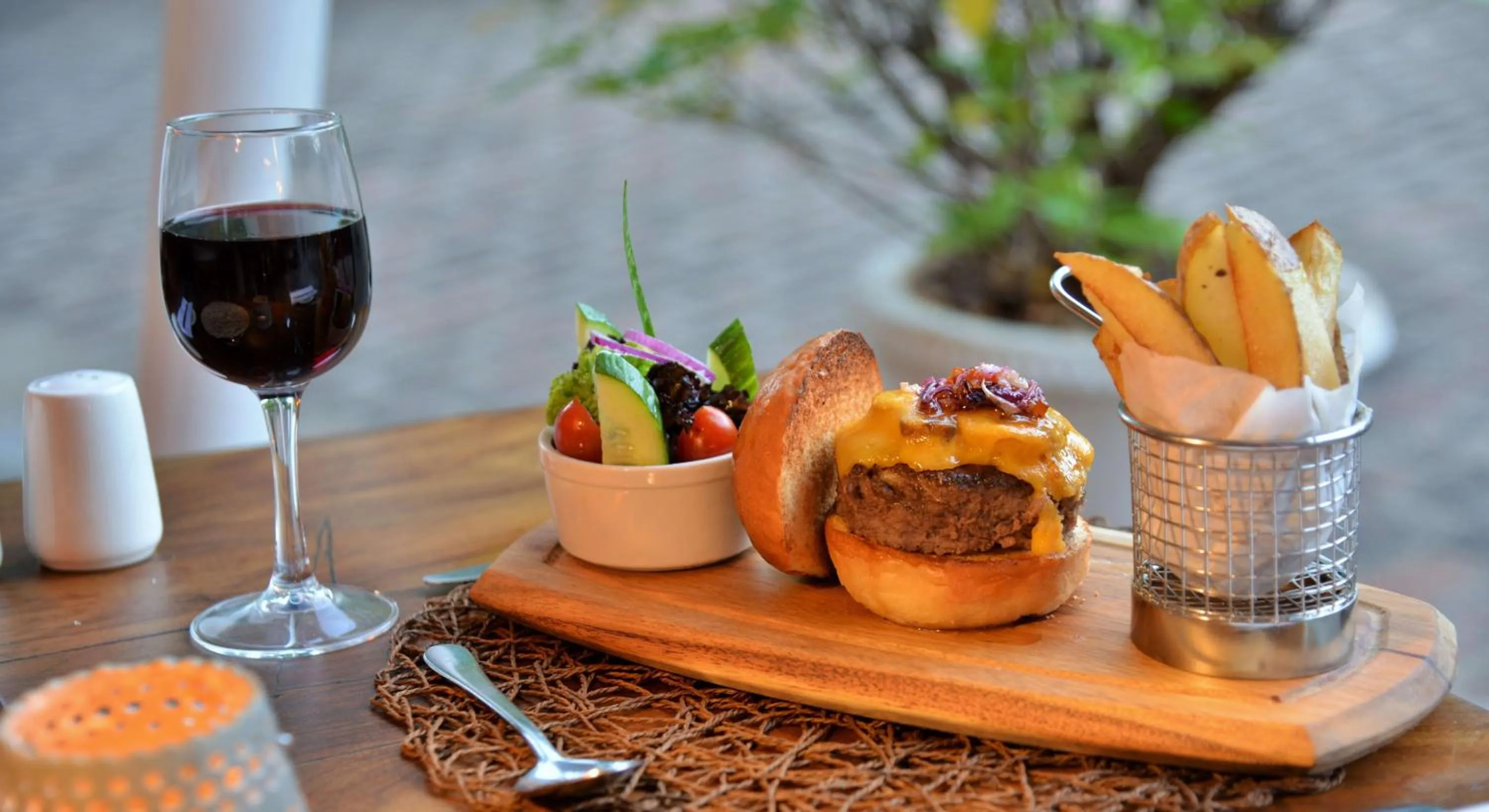 Food and drinks in Cresta Sprayview Victoria Falls