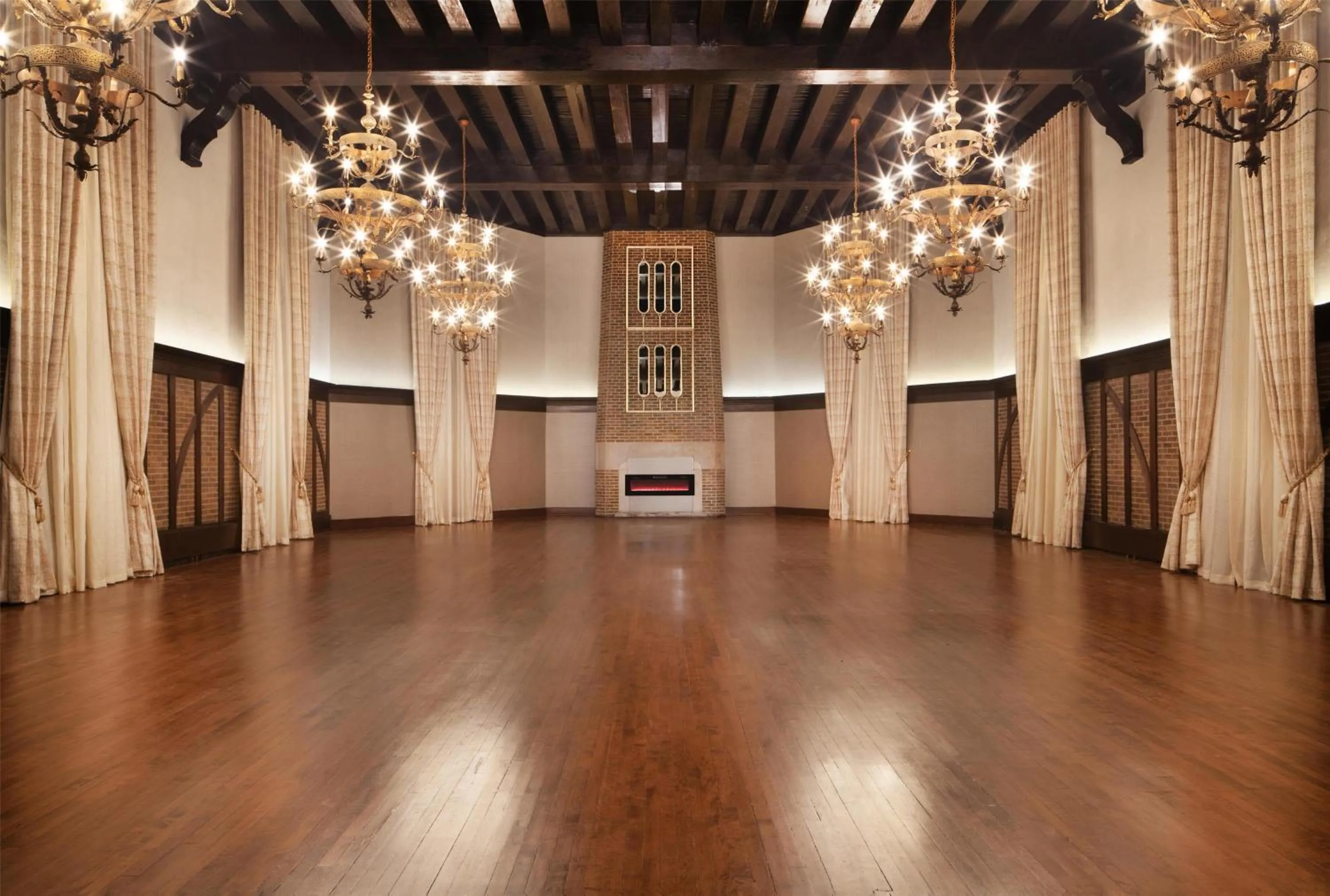 Meeting/conference room in Hotel Royer Urbana Champaign, Tapestry Collection by Hilton