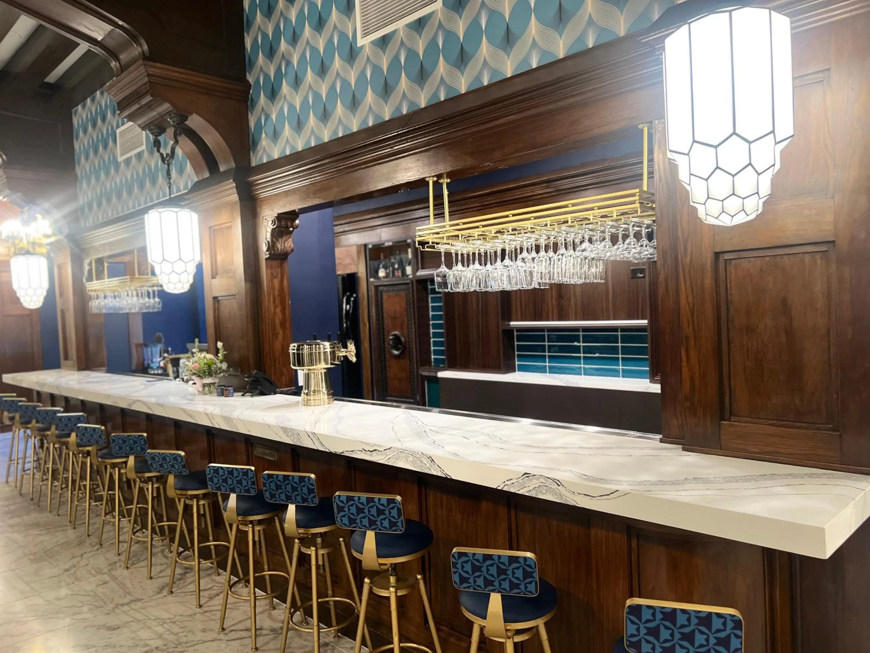 Lounge or bar in Hotel Royer Urbana Champaign, Tapestry Collection by Hilton